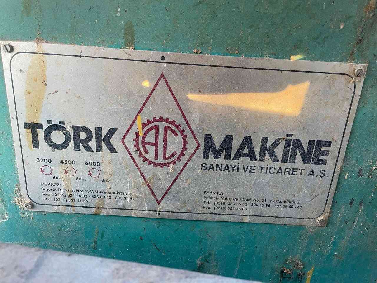 ⸻
سلام عليكم 
🔥 للبيع منشار خشب تركي صناعي ثقيل 🔥

النوع: TÖRK MAKİNE 🇹🇷
صناعة تركية – استيراد شمال

منشار خشب صناعي ، للورش والنجارين وأعمال الخشب.

✅ 3 سرعات دوران:

* 3200 دورة
* 4500 دورة
* 6000 دورة

✅ دبل قرص
✅ الفيتة/ قياس متر
✅ يفتح العربانه 2 متر و80 سم
✅ حالة نظيفة 
✅ مكينة تركية ثقيلة وعملية

📍 الموقع: [ لانبار الفلوجه ]
💰 السعر: [عند لاتصال]

📞 للاستفسار والتواصل وتساب : [***********]
لاتصال ***********
للجادين فقط، والمعاينة خير دليل
