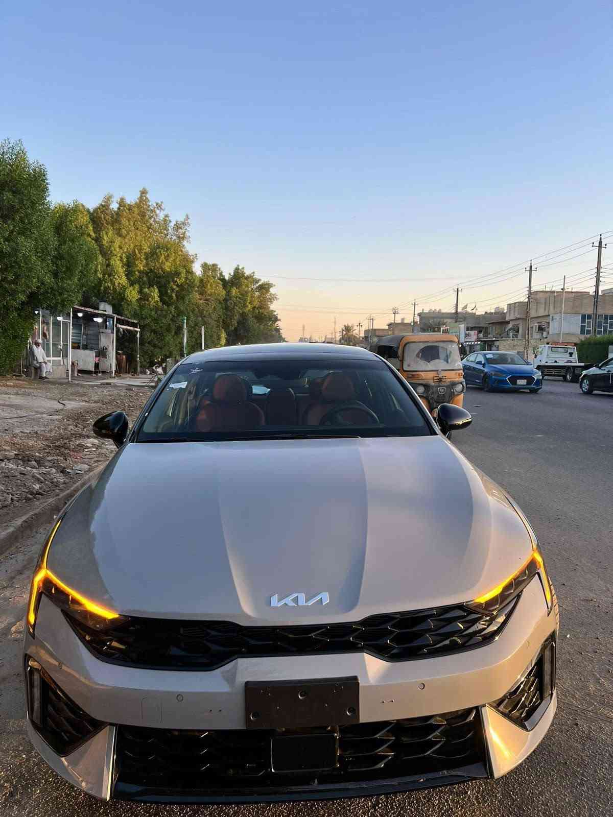 كي فايف 2025 GT line
فول 1/1 داخل احمر مميز  
عداد مشي : 35 الف  كيلو 
الحادث بس دعامية امامية مثل ما موضح بالصور تعتبر كلين
محرك 2500 تنفس طبيعي 
مواصفات 
بصمة 
بصمة ابواب 
اشاير مري 
لد امامي ولد خلفي 
نقاط عمياء جانبية 
كامره 
داخل احمر مميز 
كشنات كهرباء 
تدفئة كشنات 
كشنات مختمة GT line
منافذ شحن خلفية 
فول بانوراما 
شاحن واير لس 
تدفئة ستيرن 
سايد بريك كهرباء 
اوتو هولد 
مود درايف 5 وضعيات 
شاشه تبريد منفصله 
شاشه حجم كبير تدعم خرائط 
فول تحكم ستيرن 
فول قياده ذاتيه 
ستيرن مختم GT line 
اناره لد داخليه متغيره
تبريد خلفي
رادار امامي خلفي

العنوان : بغداد حي العامل
السعر : 215 
استفسار : ***********

نص مكتوب في الصور:
- 52463455