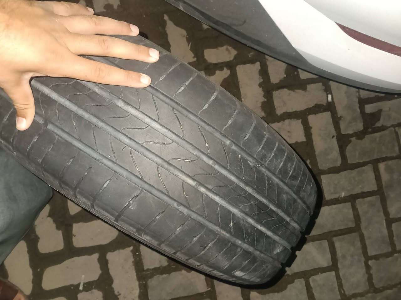 السلام عليكم
عندي سبير جديد 
ومحولة شاحنة تعمل بدون ايرث 16امبير و8امبير
عنوان بغداد مدينة الصدر 
هاتف ***********
