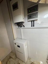 بطارية ليثيوم BASENGREEN • انفيرتر SOLIS ٦ كيلو • ١٠ ألواح LONGI