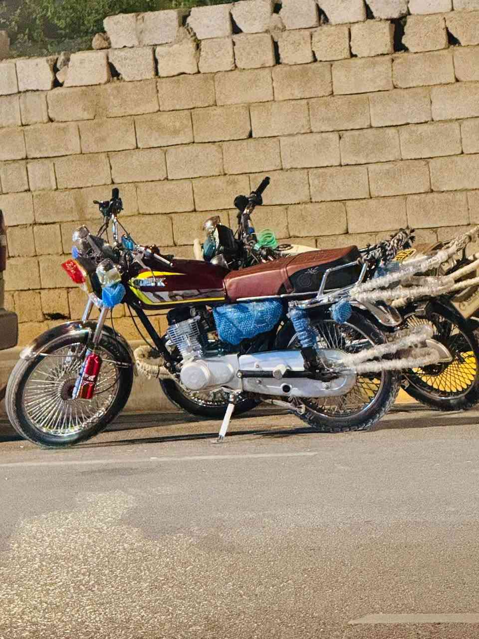 سلام عليكم تايكر2للبيع المكان ديالئ بعقوبه 
السعر650بيهن مجال حك الجيه فقط
***********
