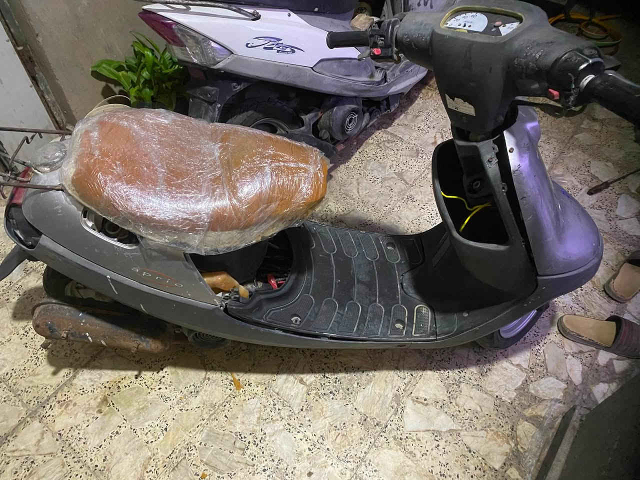 دراجه بطه 60 للبيع شغاله فقط كابريتر يحتاجلها تنضيف شغاله وتمشي مكاني البلديات ابيع كوم حديد 100 الف قفل قفل  *********** اتصل
