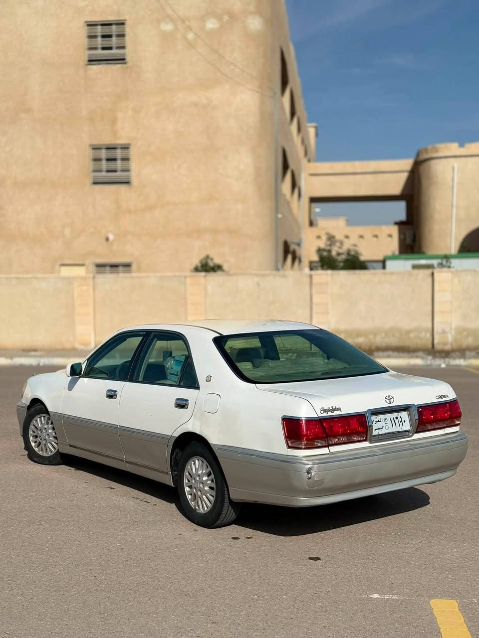 جنون موديل 2000 للبيع 
مكفوله من الكص والنقل والأصوليات 
مكينة 3000 جديدة
كير اكسل كفالة
كهربائيات كاملة
 100 وبيها مجال 
هزه جديده
رقم بصره كامله تحويل مباشر باسمك بدون اي رسوم
للاستفسار
***********
