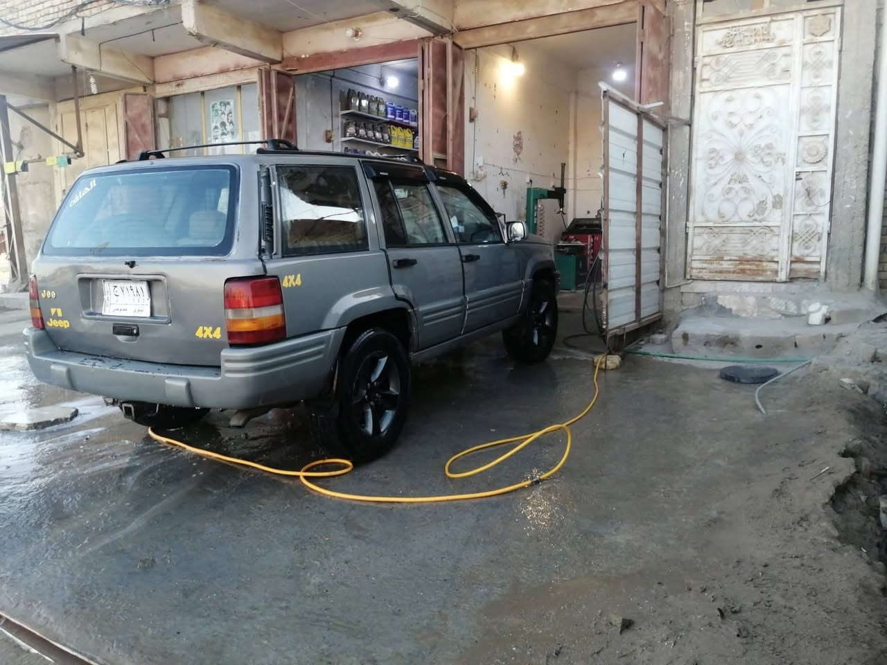 جيب شاروكي محور vvT 2500مشروع وطني عندي وكاله عامه رقم نينوى سياره جاهزه سعر 38 ورقه وبها مجال مكان الشطره رقم تلفوني ***********
