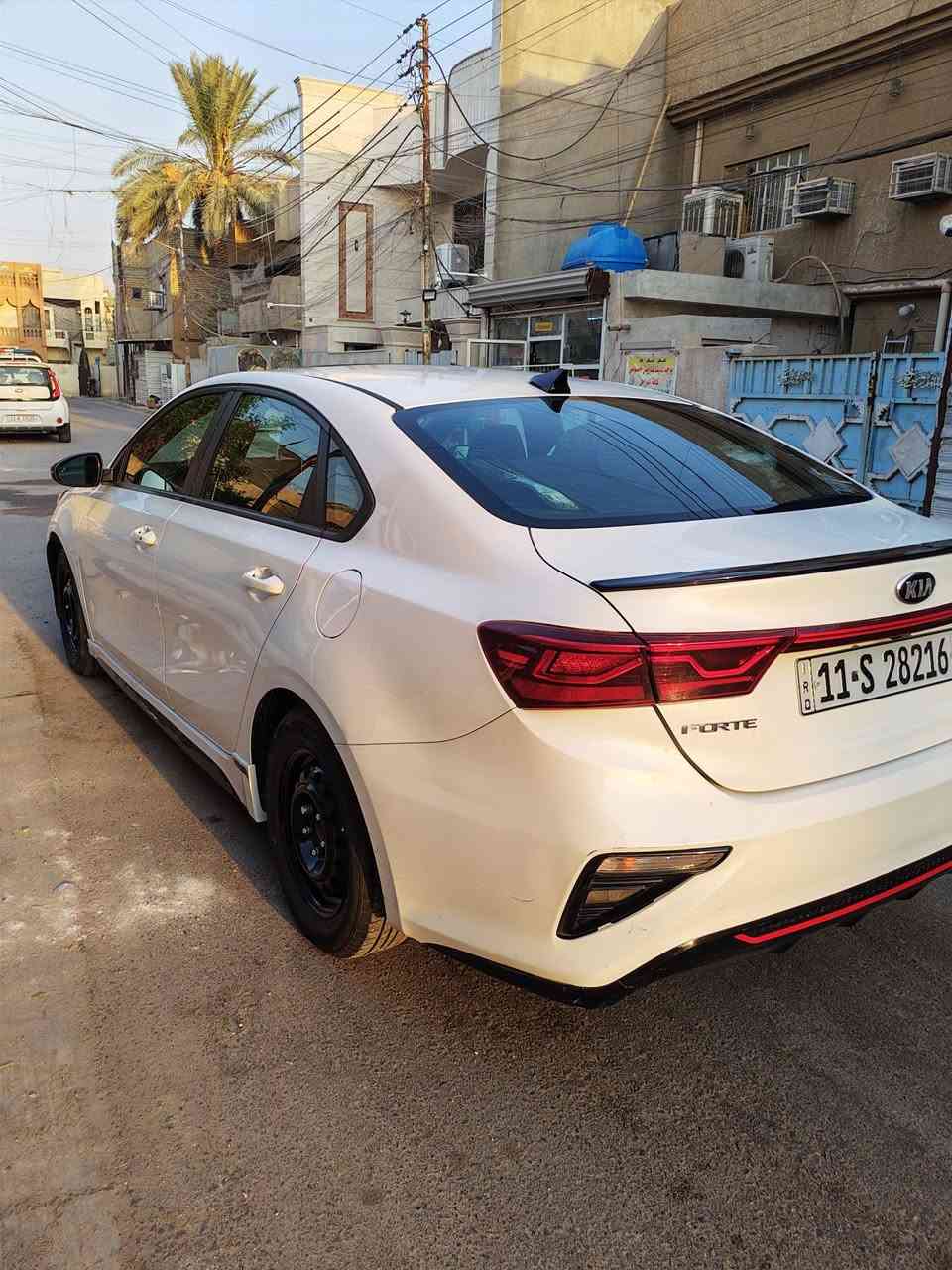 السلام عليكم
سياره فورتي امريكي  موديل 2021حادثها بنيد مبدل نفس الون سياره فول مواصفات 
اي نقص ما بيها سياره مال بيت سعرها 127$ 
للاستفار الاتصال برقم 
***********
