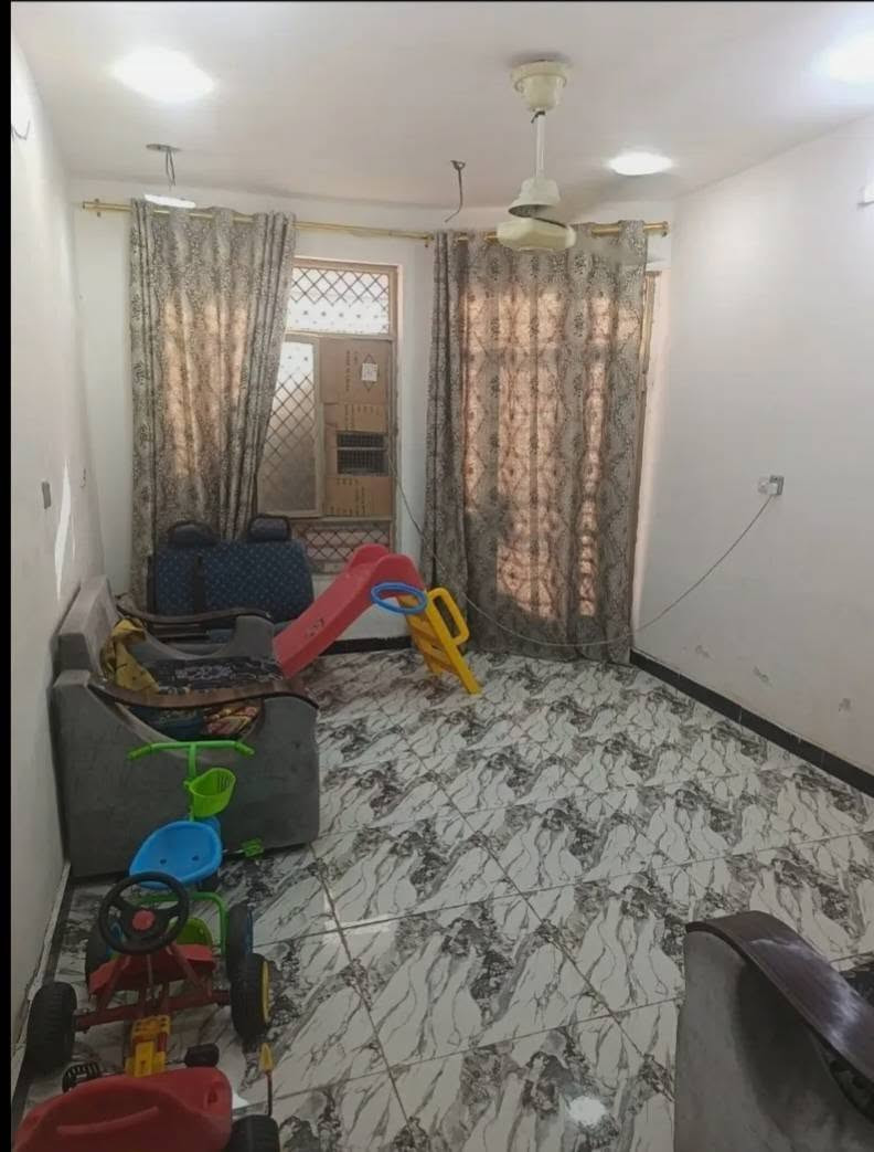 السلام عليكم مشتمل للبيع المساحة ١٢٠ متر الوجه ٦ نزال ٢٠ طابو ملك صرف يحتوي الطابق الأول استقبال هول حولي مطبخ خدمات منور غرفه نوم الطابق الثاني غرفه نوم خدمات الموقع البياع الشهداء شارع المضخة الاول اللاستفسار اتصل *********** السعر مناسب

