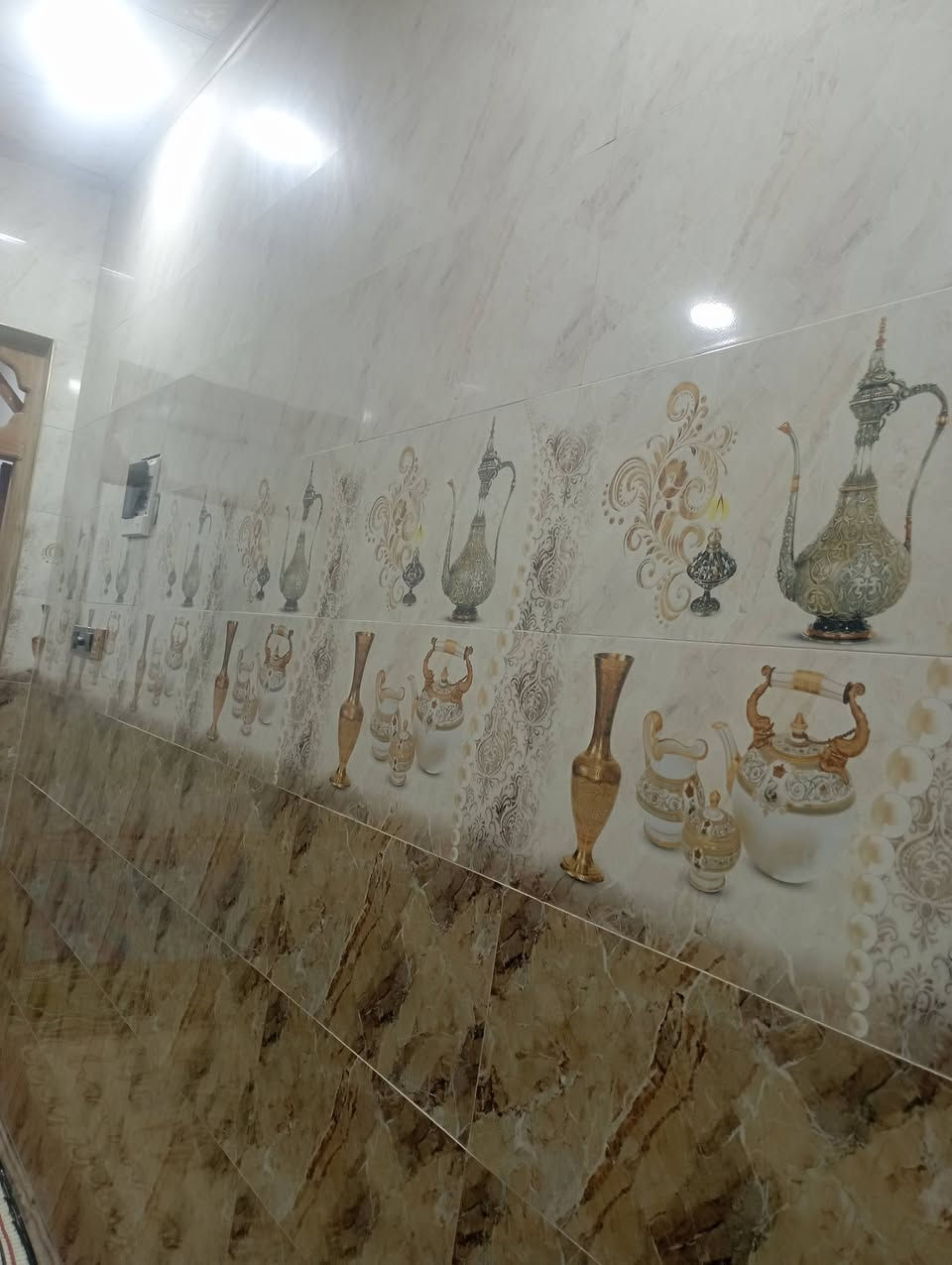 عندي بيت للبيع بحي النداء منطقه 50 الف مطلوب للمصرف العقاري 82 مليون مساحه 100 متر طابق واحد غرفه مطبخ صاله استقبال تخاريج داخل وخارج الارضيه صب والواجهيه تريد لبخ الباقي كامل وجاهز للسكن بناء درجه اولى ومكانه حلو  مع تغيير الكفيل *********** البيت باسمي
السعر 33
