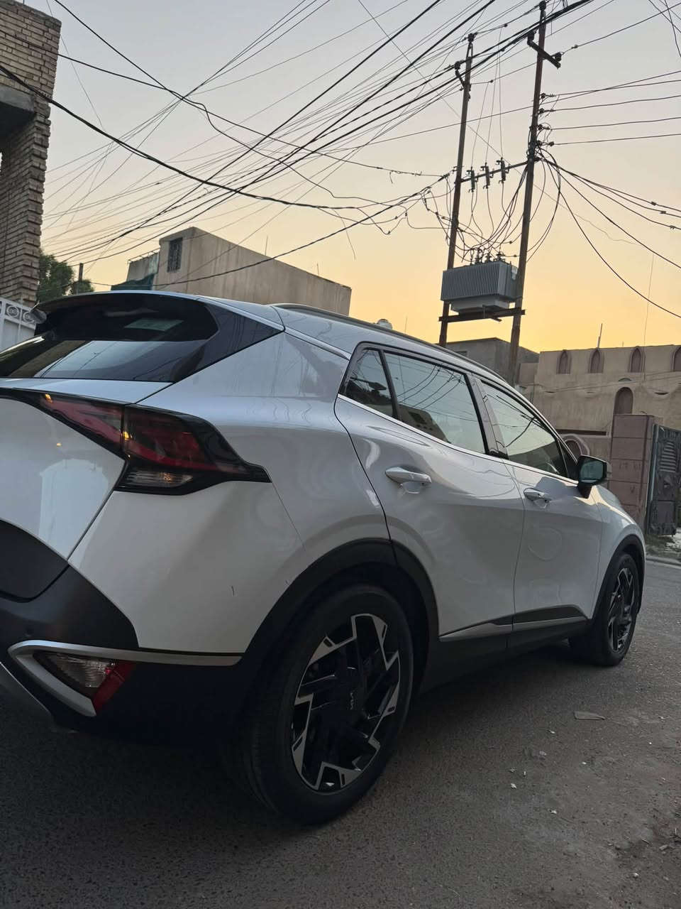 سلام عليكم سبورتج موديل 2023 خليجي مكينه 2000 دوش السياره جديده كلش السياره استعمال قليل ماشيه 16 الف فقط يعني مماشيه مواصفات تبريد قطعتين بصمه تشغيل عن بعد مري شفط اشاير بالمري رادار ترحيب مثبت سرعه وباقي المواصفات السياره كفاله عامه حتا دعاميات مالته بلاديه بيه فقط بارد كد شبر بالجاملغ الخلفي فقط مكاني بغداد السعر 206 وهذا رقمي ***********
