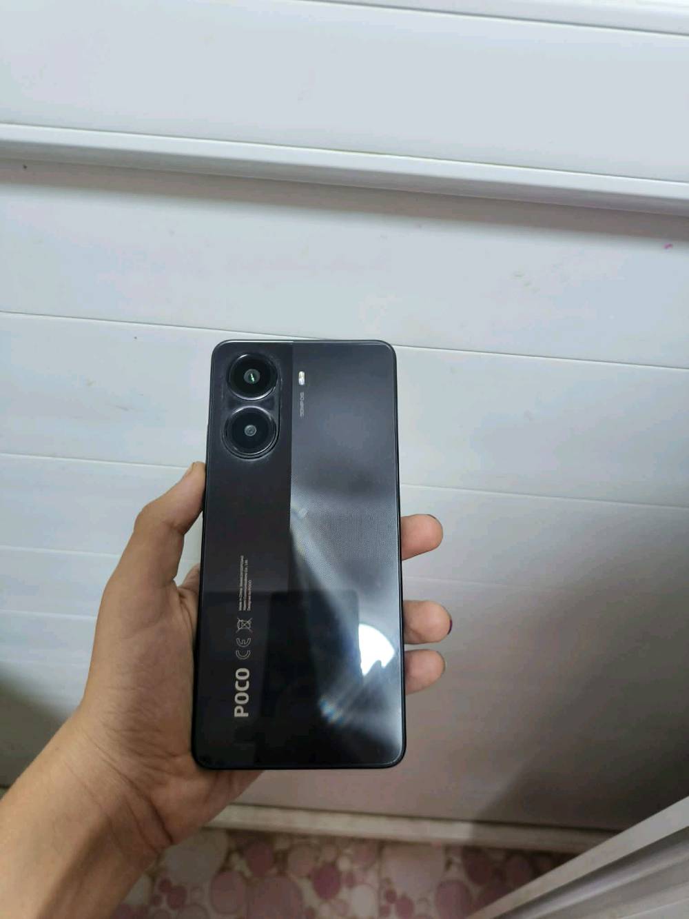 جهازPOCO X7PROالسعر 500وبي مجال شريحه وحده وكاله الجهاز بي فقط شخط ب الشاشه طوله نص سنتيم ذاكره 256 نضافه 90٪ كفاله عامه الشخط مايبين بس ب الاضاءه 


