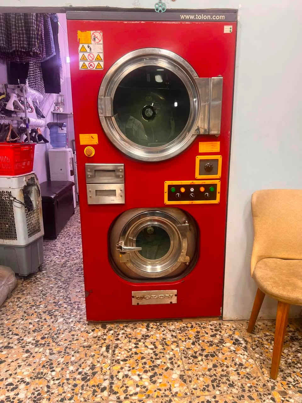 السلام عليكم…
….مكوى للبيع🏬
📍العنوان بغداد / صليخ ال٦٠٠ قرب مركز شرطه الصليخ
يحتوي على
* نورفا تركي
* ⁠غساله اوتوماتيك20kg الحافظ
* ⁠غساله حوظين 18kg
* ⁠غساله tolon غسل + تجفيف
* ⁠جلايه لغسل الزوالي+ستاندات عدد٤
* ⁠سبلت2طن LG
* ⁠براد ماء
* ⁠ساحبات عدد2
* ⁠سبلت داخلي 1 طن
* ⁠مبرده داخليه
* ⁠سنك وباقي الاثاث شوفه عينكم / ايجار المحل مناسب جدااا بالنسبه للموقع قياسته نزال١٠ واجهه٣
سبب البيع اني موظف وماعندي تفرغ كامل اله اما بالنسبه للشغل خير من الله والسعر مناسب جدا محل مابي نقص كبل تفتح وتشتغل والرزق على الله
للاستفسار الاتصال على *********** متوفر واتساب وعلى الخط
تحياتي للجميع.
