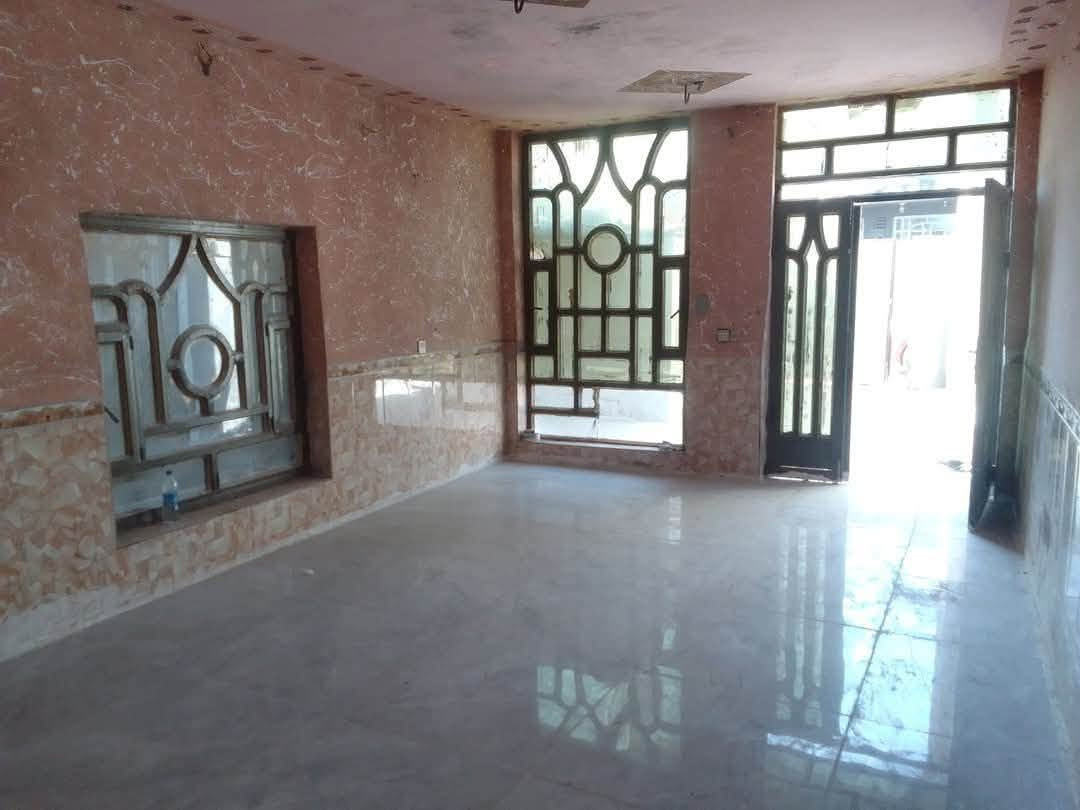 🏡 للبيع بيت طابقين 🏡
📐 المساحة: 130 م²
✨ البيت مرتب ومناسب للعائلة، ويحتوي على:

🔹 3 غرف نوم
🔹 هول مفتوح
🔹 صالة
🔹 حمام داخلي
🔹 حمام خارجي
🔹 طابقين

📍 للجادين فقط، وأي استفسار أو تفاصيل أكثر الاتصال على الرقم:
📞 ***********

💰 سعر البيع يُذكر عند الاتصال
