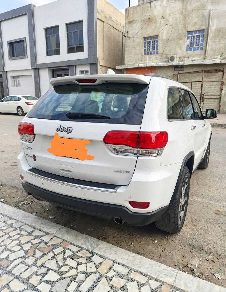 السلام عليكم 
Jeep grand Cherokee Limited 2019
خليجي رقم اربيل الدولي الجديد
هزة جديدة
سنويه لل 2029
ماشيه 67000 كم
بيها بارد مقدمه الجاملغ الأيمن 
 مواصفات: 
حساس امامي خلفي
 نقطه عمياء 
هوكات 
زراكات بالدعاميه 
شفتات ستيرن 
كشنات تدفئه تبريد 
فتحة سقف بنوراما 
كشنات الامامي كهربائي مع خزن ميموري 
قطعتين تبريد
مكان السيارة البصرة
السعر 280 وبيها مجال ***********
