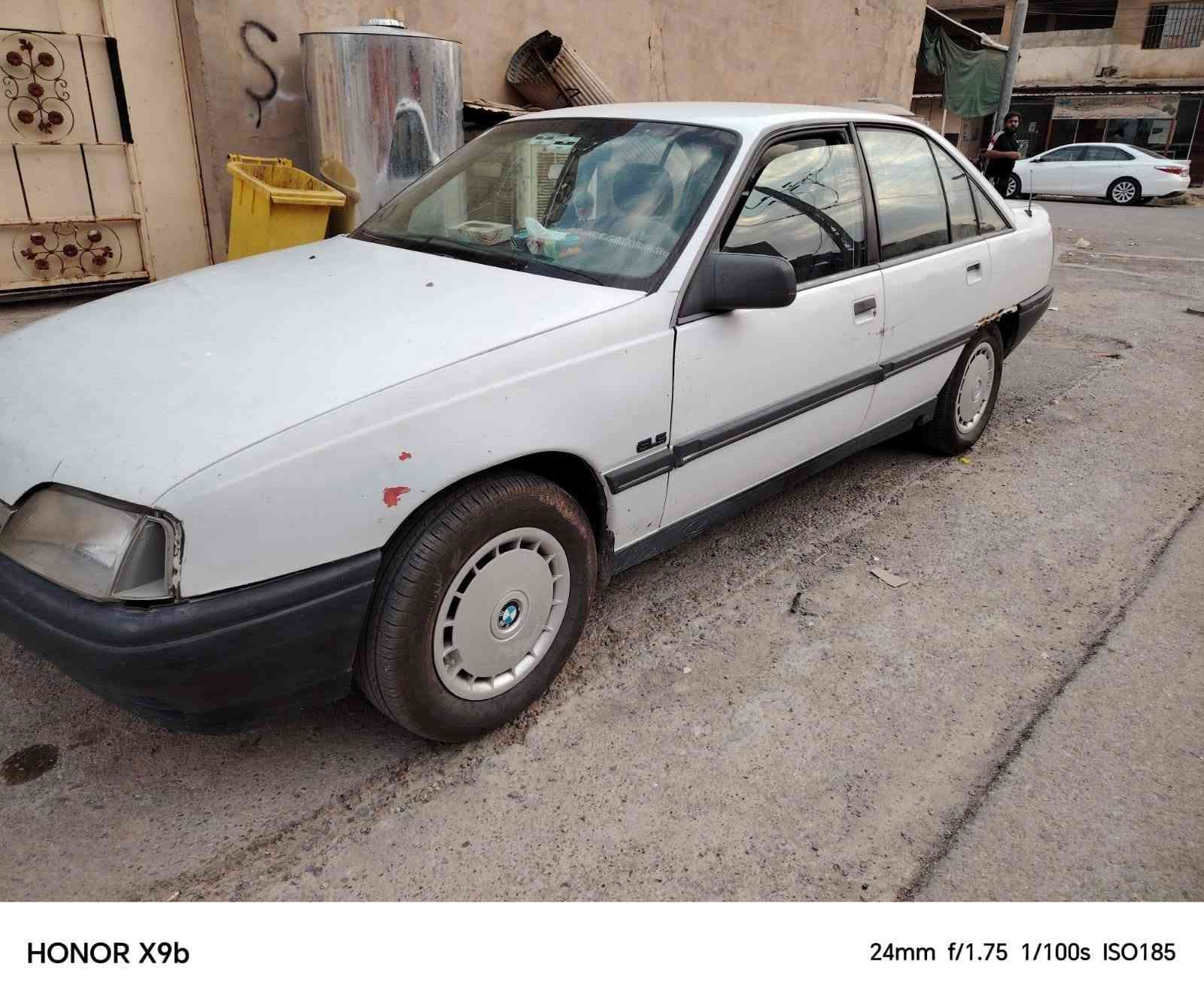 السعر 25 ورقه 
وكاله او تحويل 

اوبل اوميگه موديل 1989 ابلاد بيها طخه براس الجامرلغ  السكن اكو خياس بجهت السايق بالهلال بيها خيط بخار انبار مشروع وطني  سنويه لل 27  

مكلف بل نشر

***********

*********** كركوك, العراق
