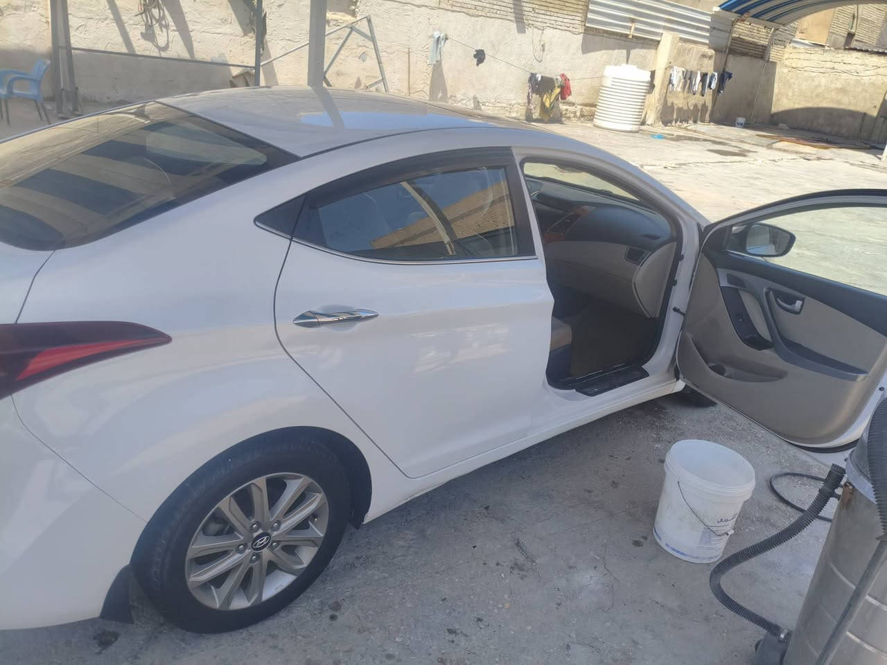 السلام عليكم النترا 14 خليجي  فول مواصفات عده البصمه بيها بارد يم الباب سايق والباقي كفاله عامه ماشيه 50 الف حقيقي سياره مانقاصها شي سياره مامتعوبه محرك مفتوح تفاصيل رقم وتساب ***********
