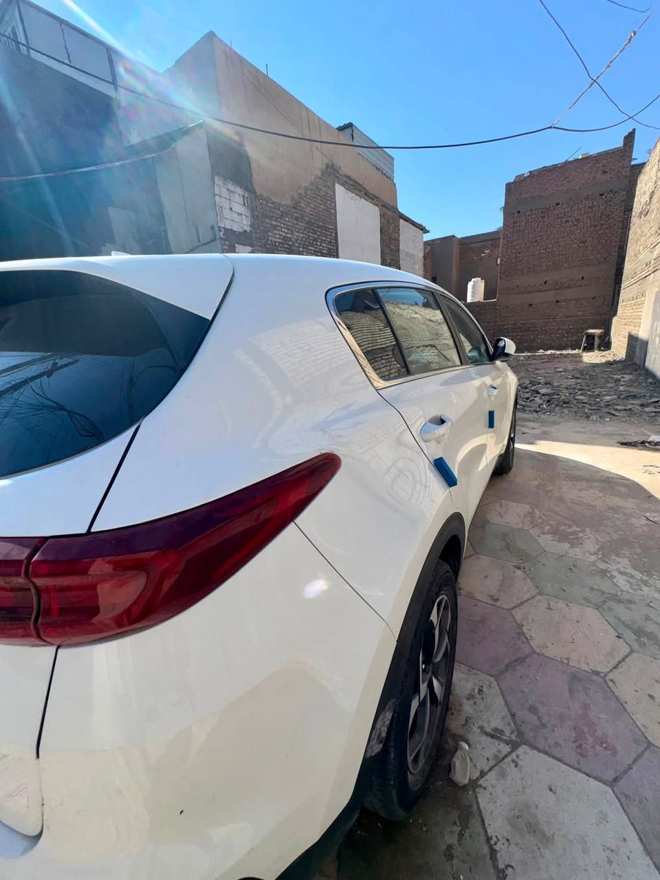 #كيا_سبورتج موديل 2022 للبيع  
وارد أمريكي – مواصفات المتعارف عليها – استعمال نظيف جداً جدا 

المواصفات:  
حادثه فقط جاملغ وباب شي جدا بسيط وميكلف – باقي السيارة مكفولة بدون صبغ ولا قطره صبغ  
كفالة عامة (مكينة + كير + كهربائيات)  
السيارة ماشية 13 ألف كم حقيقي  
محرك 2400  دوش
رقم بغداد – باسمي تحويل او وكالة ثاني يوم  
السيارة جديدة – وضع شركة – جاهزة للاستعمال  
السعر 150 ورقه اوبيه مجال 

للتواصل اتصال مباشر:  
*********** عنواني بغداد الشعب 

#كيا #سبورتج #Sportage_2022 #سيارات_العراق
