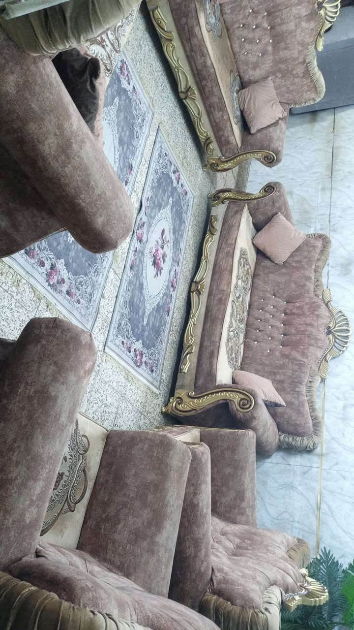 تخم ملكي ١٠ مقاعد اخو الجديد نضافه ١٠٠بل ١٠٠ سعر ٢٧٥ وبي مجال مكاني بياع يوجد توصيل بكروه *********** وتساب
