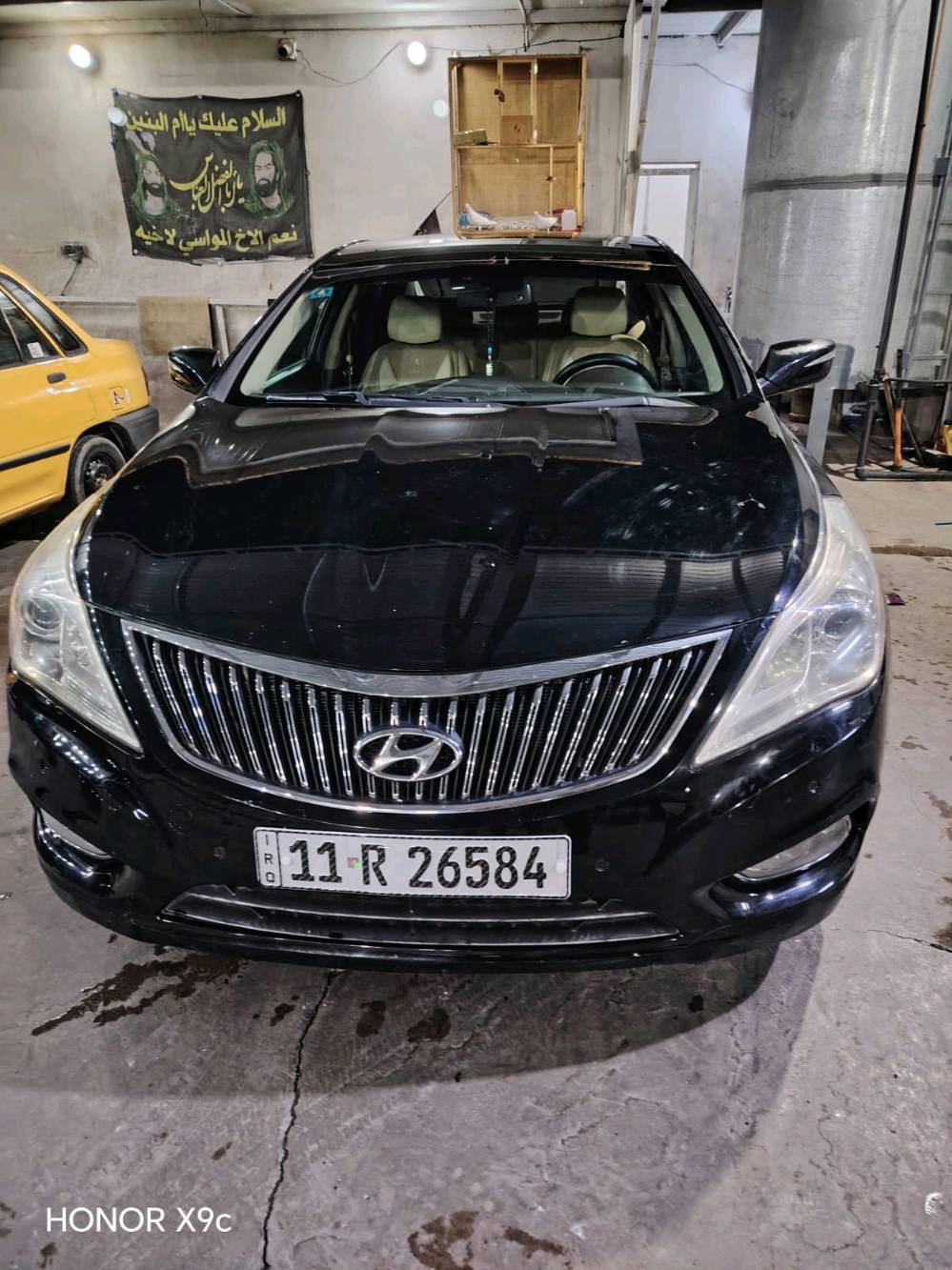 للبيع ازيرا 2013
وارد امريكي فول مواصفات ViP
سيارة حادثها جاملغ خلفي جهة السايق يعني
ماشية 115 مايل
- مواصفات السيارة ViP
- بصمة تشغيل
- بصمة ابواب
- بصمة جنطة
- بنوراما طكتين
- داخل بيجي جلد واني مغلفهن بيجي مخمل فوك الجلد
- كشنات جلد
- كشنات كهربائية
- كشنات ذاكرة
- حساسات خلفية
- تبريد خلفي
- كشنات تدفئة
- كشنات تبريد
- بردة خلفية كهربائية
- اوتو هولد
- اشاير بل مري
- داخل صاج اسود
- سماعات انڤنتي
- مانع انزلاق
- مثبت سرعة
- تحكم استيرن
- انارة داخلية ليزرية
- انارة بل دشبول
- انارة بل ابواب
- لد امامي
- لد خلفي
- زينون
- ستيرن كهربائي ( متحرك )
- محرك 6 سلندر 
- دبل اكزوز خلفي
- اوكس + USB
- تخم تاير
- وباقي المواصفات
- مكان السيارة بغداد مدينة الصدر 
السعر 98
***********
***********
واتساب واتصال