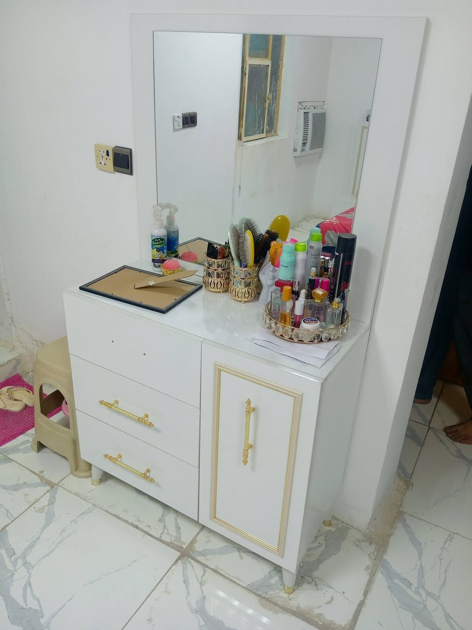 غرفه تركيه جديده صاله اربع شهر 6قطع ***********
