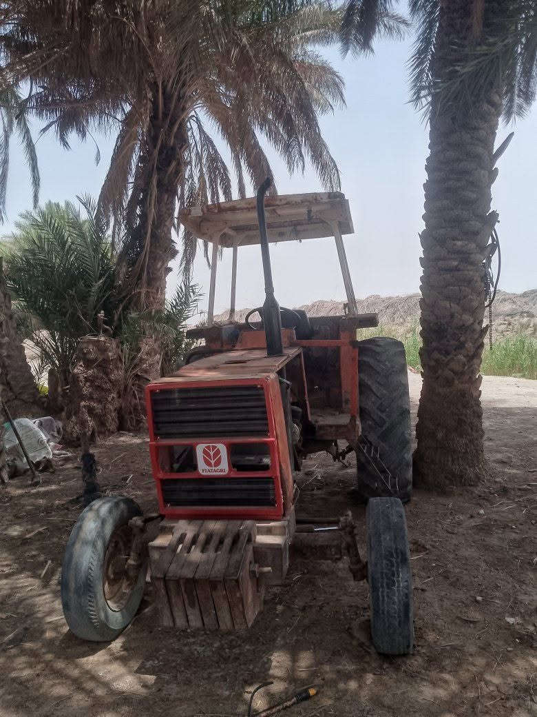 فيات 780  جاهزه للعمل محرك اكسن مكفول كير الثالث المكينه بدون رقم كلك السعر 6 ونص وبيه مجال قليل للشراي العنوان موصل ربيعه. ***********
