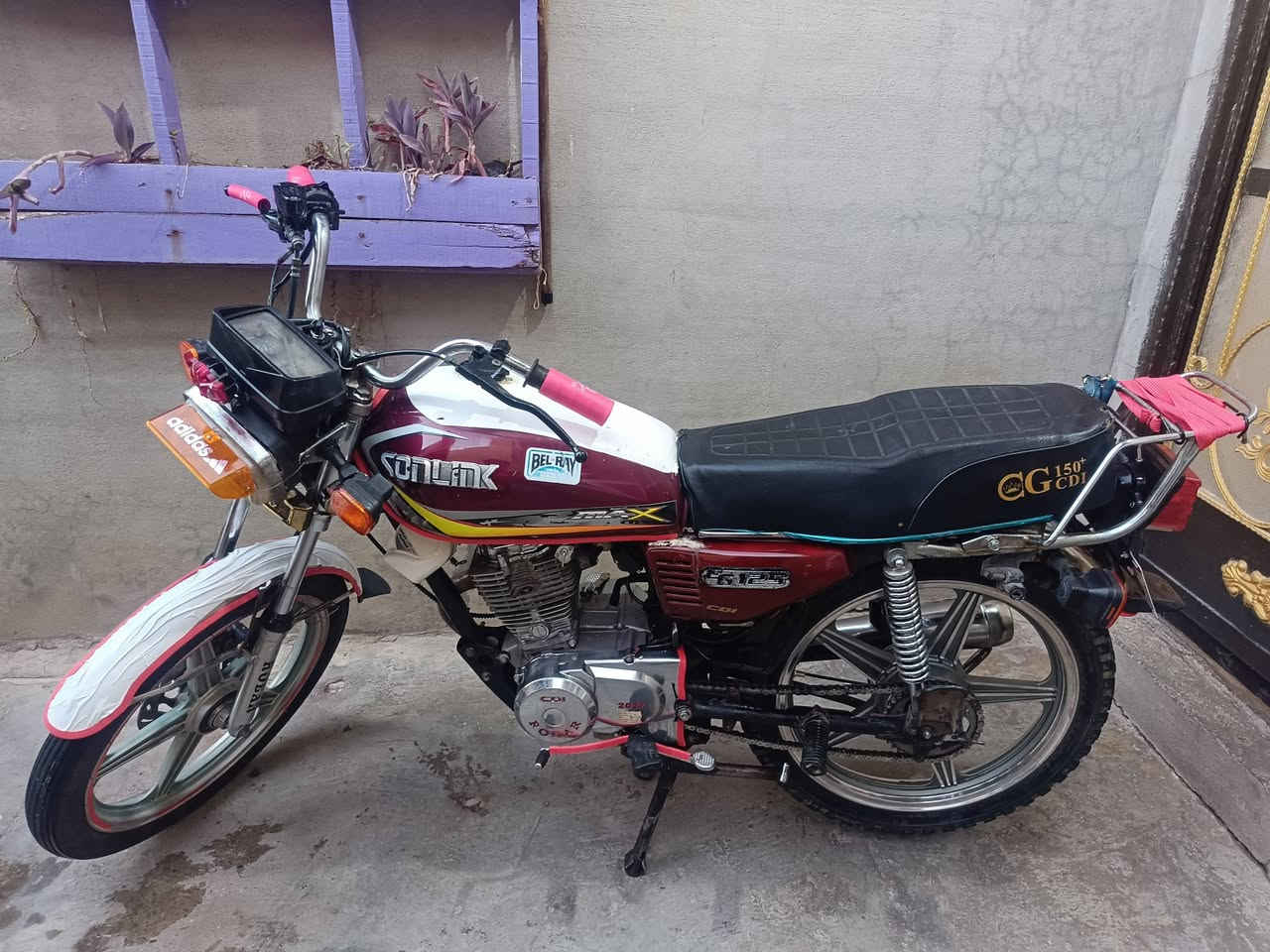 روبار خمس گير موديل 17للبيع
گير محرك بشرط لا صرف ولا بخار بس بي شويه صوت 
كهربائيات شغال كله 
نشاط فول ماشاءالله 
دبلات بشرط 
بريك امامي خلفي مضبوط
الماطور حلوه جاهزه ماشاءالله 
سعره 340وبي مجال قليل للطيبين 
***********
