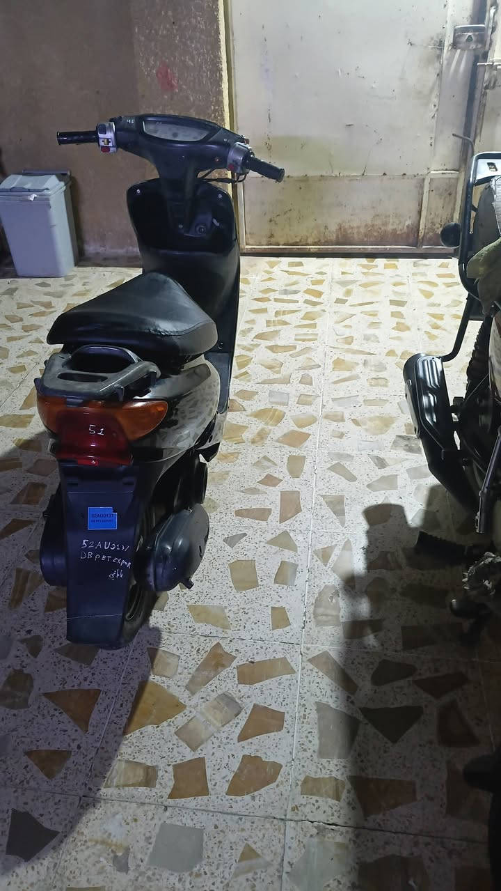 السلام عليكم. (للبيع)
دراجهYamaha60
دراجه شلعه ومعدل بطناش نكره سلف بكل وقت
كفرات بلاديه لايت عالي ناصي 
اكسل ناعم دراجه مال طلاب تروح وترجع بيها اقتصاديه متصرف لا دهن ولا بانزين  جكمجه طويله صندوق كبير
ترايك وين متريد البارحه مسويلها ادمه للكلجات ب٢٥ الله شاهد 
السعر300بي مجال للشراي
العنوان-ديالى_بعقوبه
رجاءأ المو شراي لا يراسلني 
الرقم*********** بي واتساب
