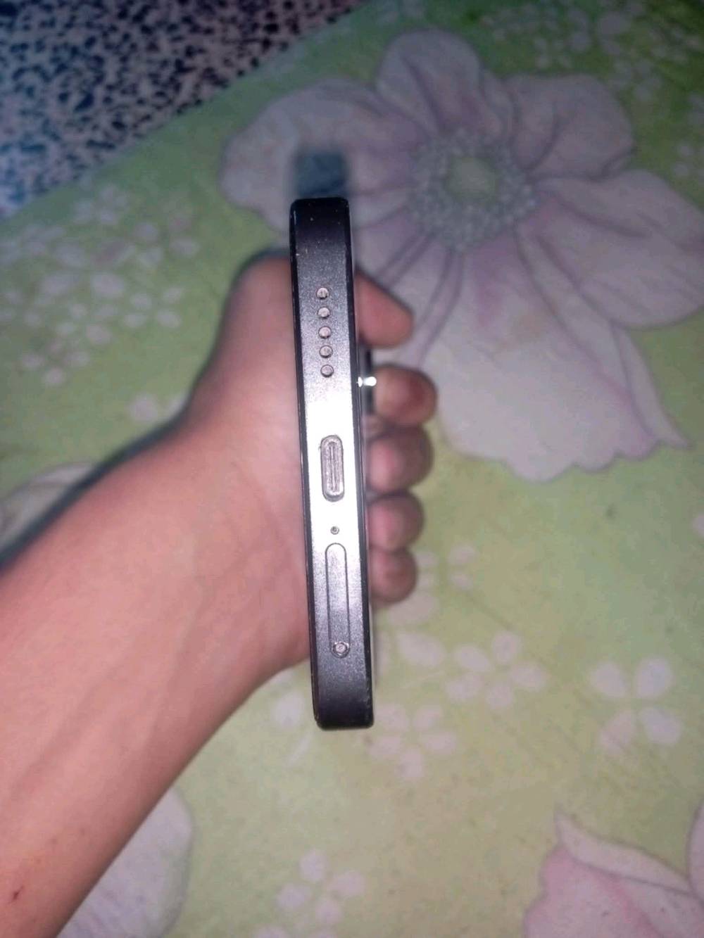 بوكو 5G x6 ذاكره 256 الجهاز نضيف مامداخل صيانه بي بس نقطه بل شاشه ماماثره على المس ماشرلكم عليه سعره 270 وبي مجال لطيبين مكاني نجف حي رحمه