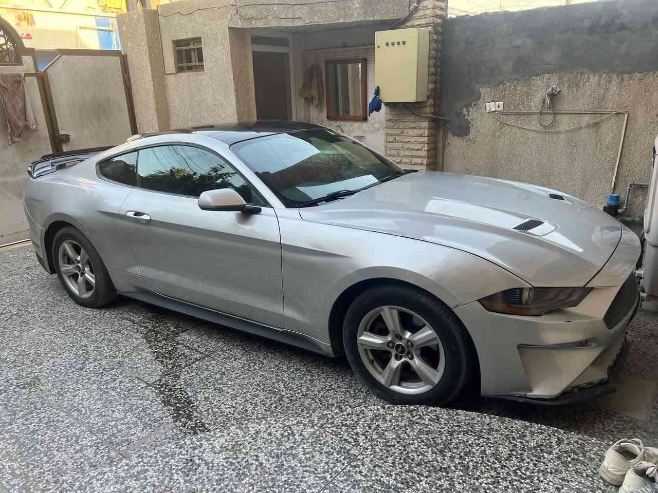 السلام عليكم للبيع او مراوس
موستنك 2018 ايكوبوست 
محرك كير كله جديد
تبريد ثلج
حادثها بامريكا جاملغ خلفي وبالعراق طخات بسيطة بالجاملغات الخلفية 
ناقصها صدر وحدادية ومشط ستيرن 
السعر 100 وبيها مجال بسيط 
مكاني بغداد للتواصل وآتساب ***********
