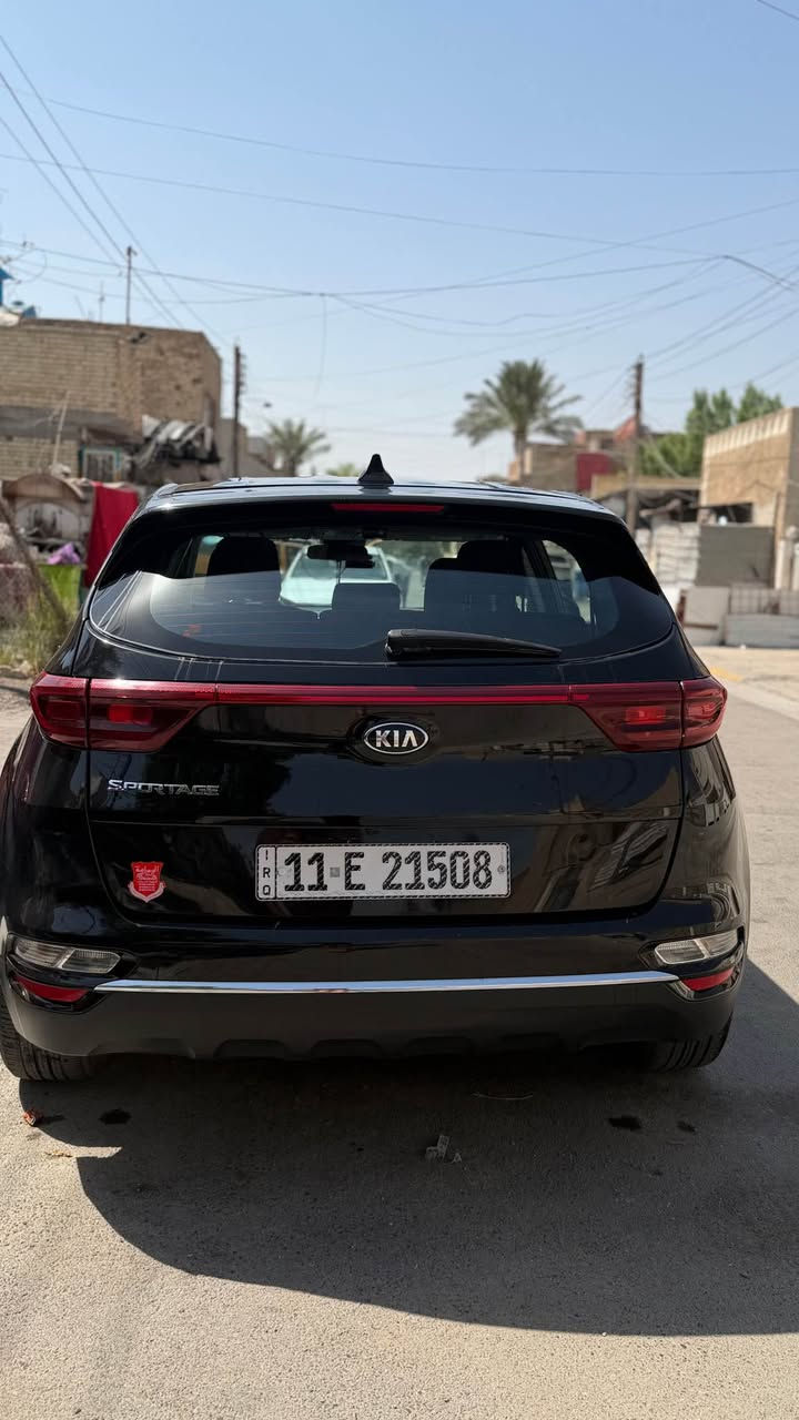 سبورتج ٢٢
بدون ايرباك بدون صبغ
حافه جاملغ بارد وحافه بنيد 
فقط سيارة جاهزة
*********** بغداد, العراق
