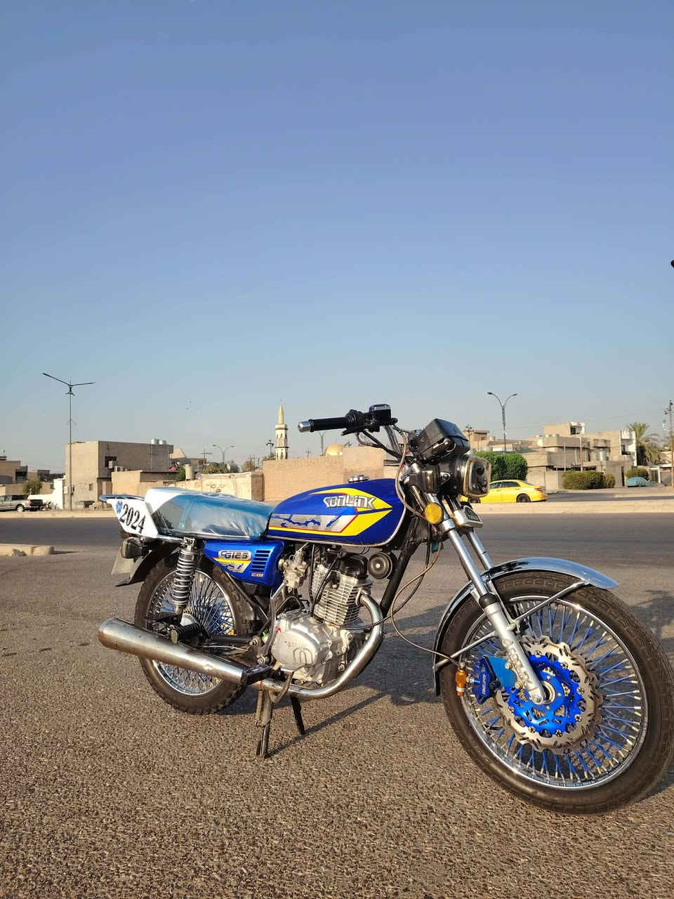 سوك للبيع موديل 24سعر 550بيه مجال محرك كبس بس بيه صوت فيلس لتصال ***********
