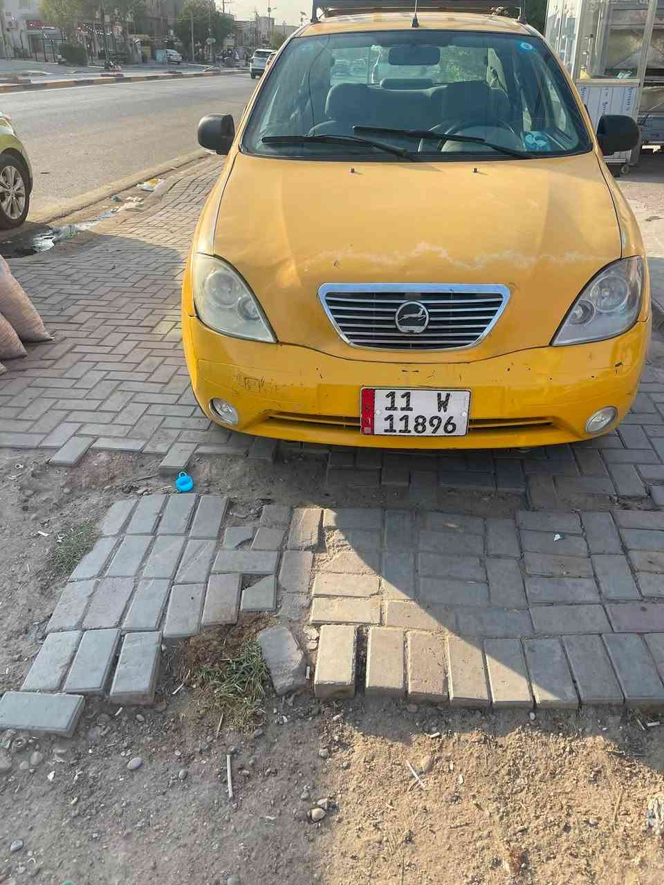 تايبا موديل 2014
رقم بغداد انكليزي السيارة باسمي 

تبريد شغال 

صدر امامي خلفي جديد 
دوشمة جديدة 

تصليح الدوسات وهلالات الجاملغات الخلفية 

السيارة بيها بداية تبخير 

***********

العنوان الدورة شارع 60 

السعر 32 بيها مجال قليل
