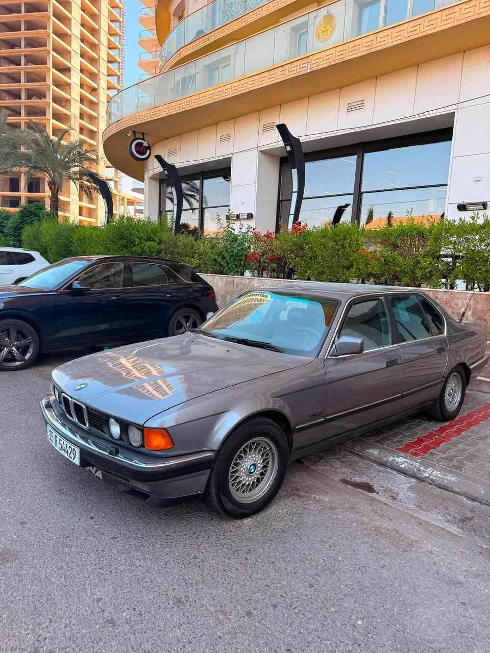 السلام عليكم 
بي ام ٧٣٥ موديل ٩١ 
رقم انبار الجديد تحويل مباشر 
مكان السياره بالفلوجه
سنويه جديده هزه جديده 
السياره حلوا ونظيفه الحمد للهً
داخلها نظيف 
للاستفسار التواصل خاص او على الرقم***********
