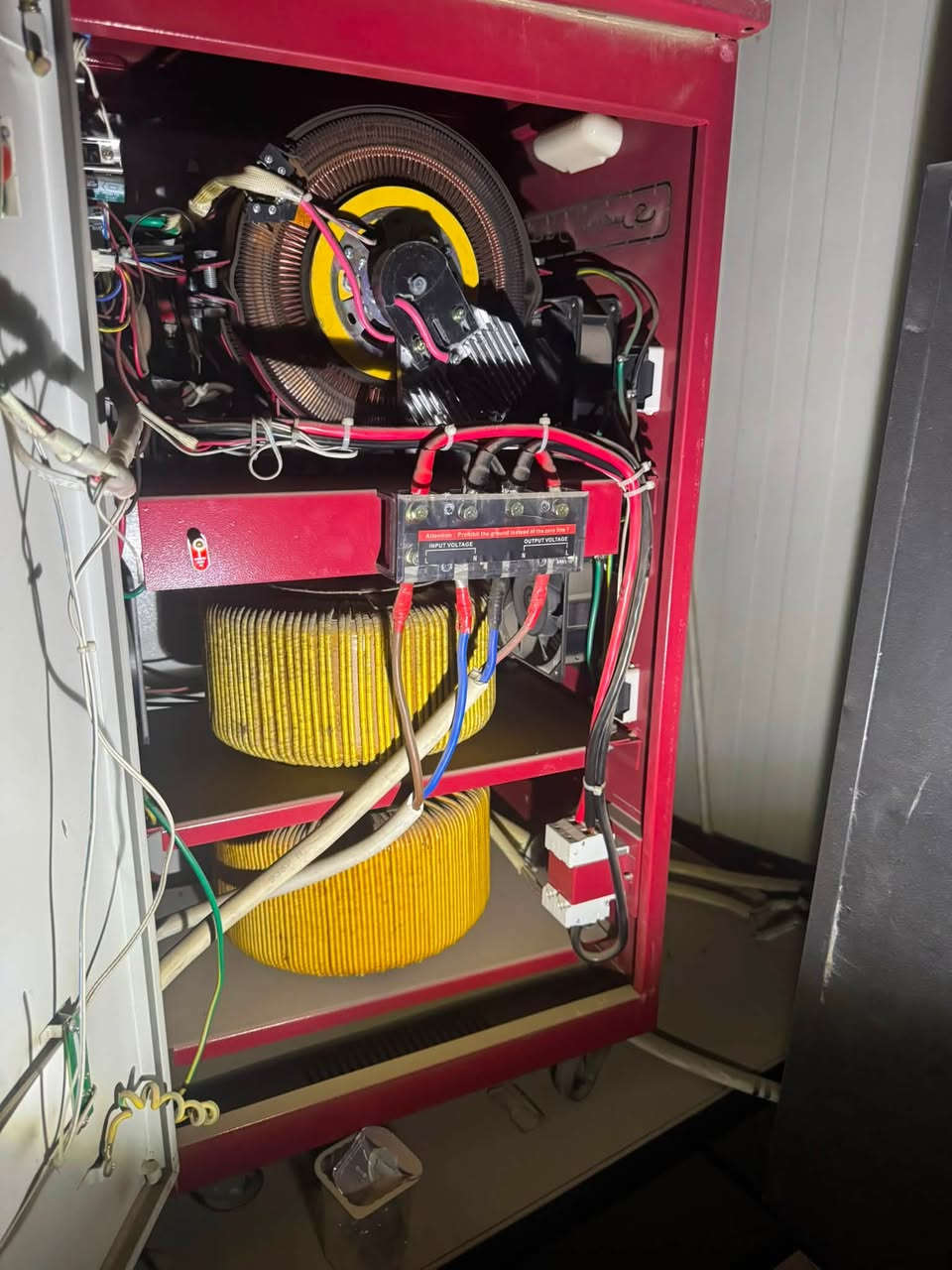 منطم فولتية ١٥ كي في اي للبيع
يتوفر منظمات فولتية AVR 15KVA للبيع عدد ٣ 

سعر الواحد ٣٧٥ الف قفل من شركة عمار البصري نظيفات وشبه جديدة وشغالة 

للاستفسار الاتصال بالرقم 

***********
