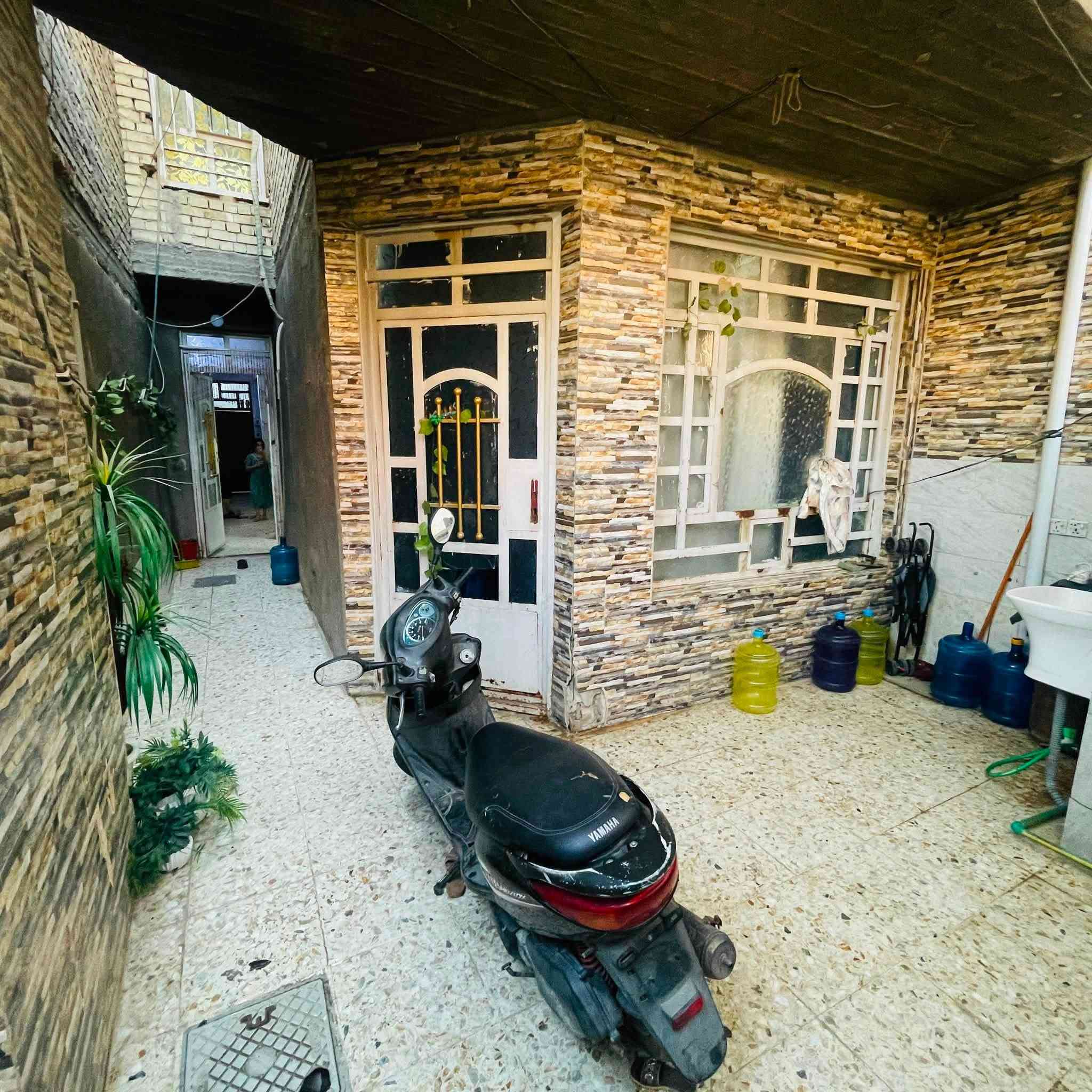 الله الهم صلي علأ محمد والي بيت محمد بيت طابقين نص مساحه 100متر 5في 20 طابو زراعي صرف مشاع خلف جامع الشروفي مقابيل اسواق الامير الستفسار صاحب الرقم ***********
