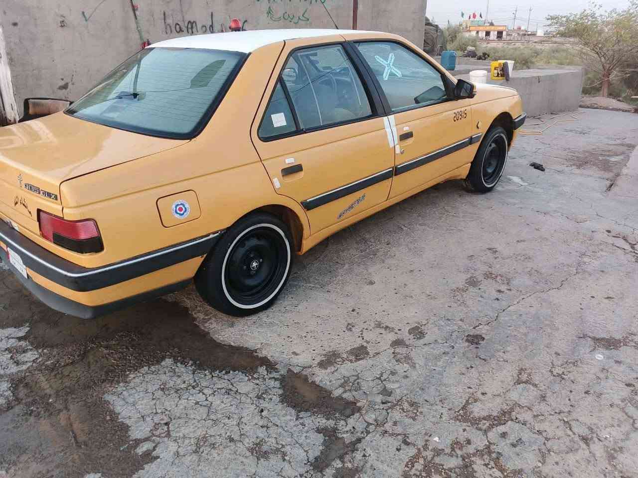 السلام عليكم ورحمة الله وبركاته سيارة بيجو موديل 2010 مكينة كير حدادية تخم تاير والكشر كمامبين بلصورة سنوية نافذة من الفين واربعةعشرين يعني سنتين أجرة مطلوبة غرامات 1750 الف بسمي رقم الماني السعر15 ورقة اوبي مجال حك الجية رقم الموبايل ***********
