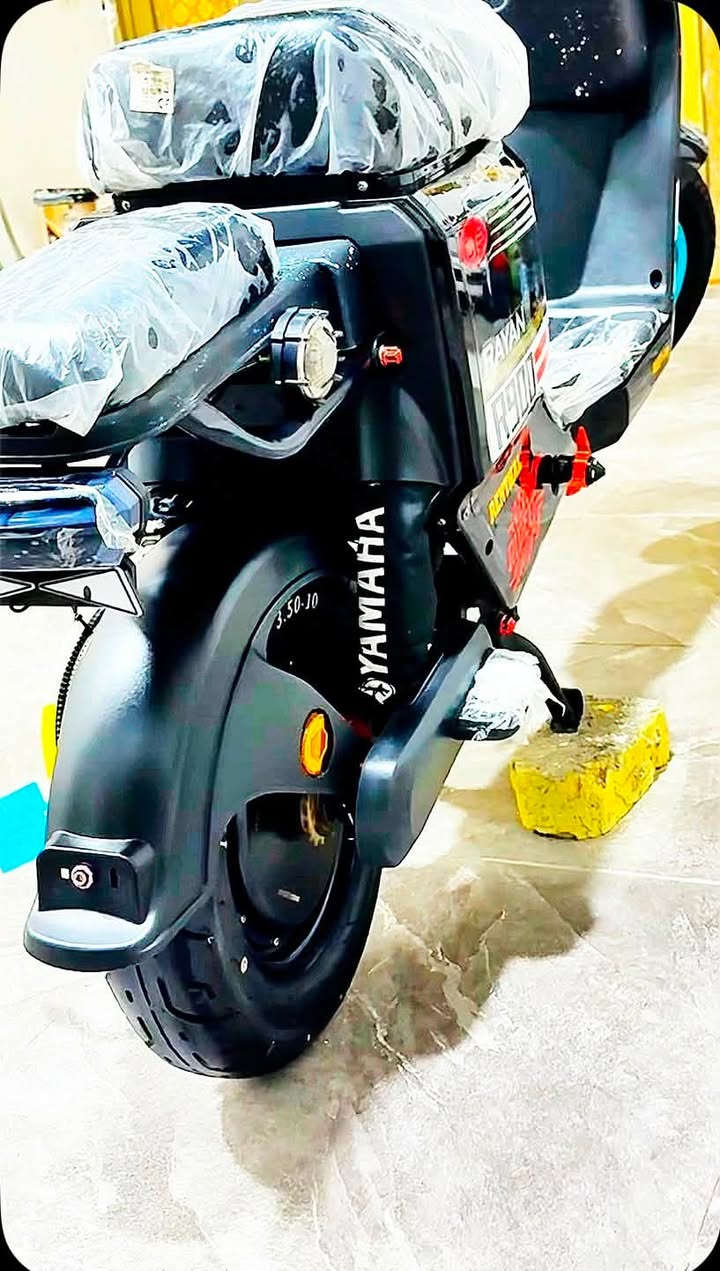 سلام عليكم
دراجه شحن R900 
بطاريات شرط فحص ودراجه جاهزه من كلشي تجي وشوف بعينكً حجم البطاريات 32 اصلي الحفر كامله واي نقص مابيه وشخط مابيه ما عدا ادمدكر الامامي بي شويي شخط خفيف كلش الصور ضالمه الدراجه شوف العين احسن 
مكان البصره
رقم التلفون ***********
