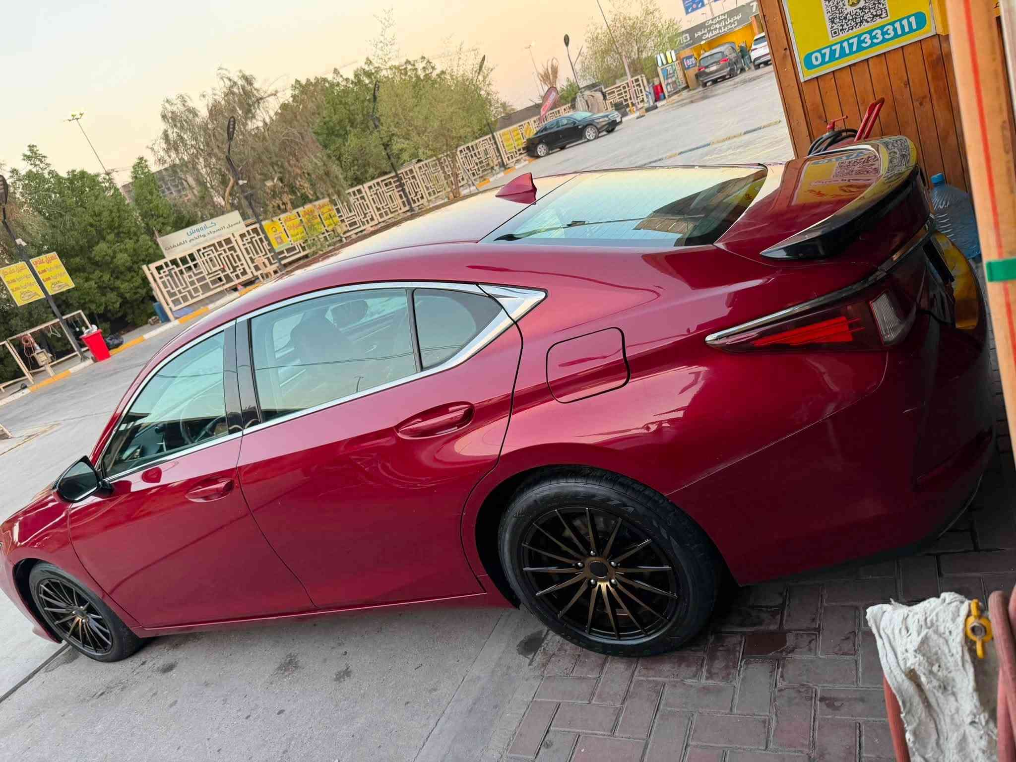 لكزس مديل 2019 esفول مواصفات 6️⃣ سلندر بيها 3قطع صبغ مكانها بغداد جاهزه وجديده شاشه جبيره تبريد ثلج بانزين كله عادي انسه الصرف السعر 180 وبيه مجال للاستفسار‪***********
