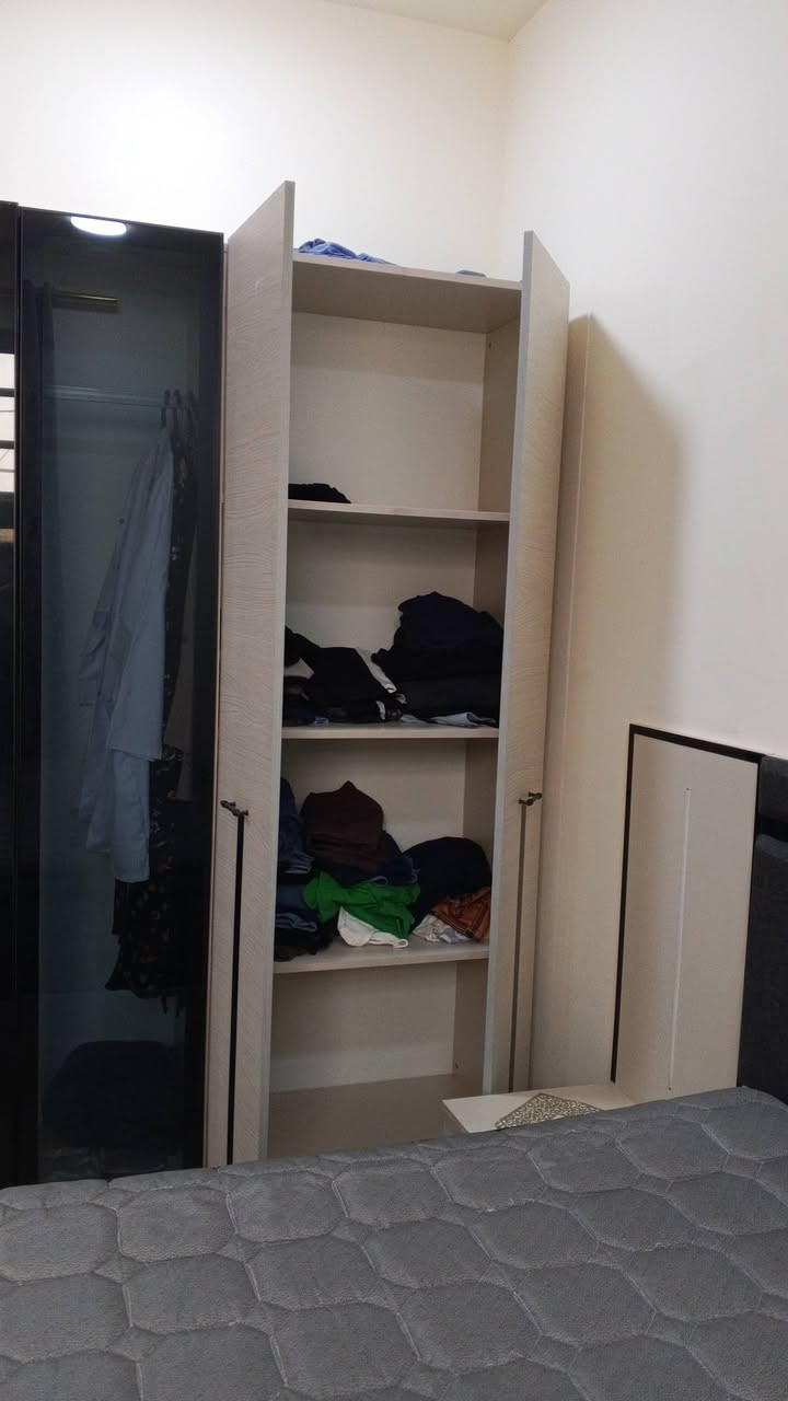 غرفة نوم • جديدة • مستعملة شوية