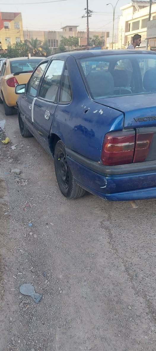 اوبل فكتره موديل ٩٢ محدث ٩٥  حجم ١٨ رقم أربيل سنويه جديد لل ٣٠ دفتر بنزين محرك بيها بخار قليل صدر ودبلات وكهربايات كل بشرط سعرها ٣٥ وبيها مجال قليل الشراي يتصل *********** مكلف بل نشر مكانها كركوك حي الواسطي
