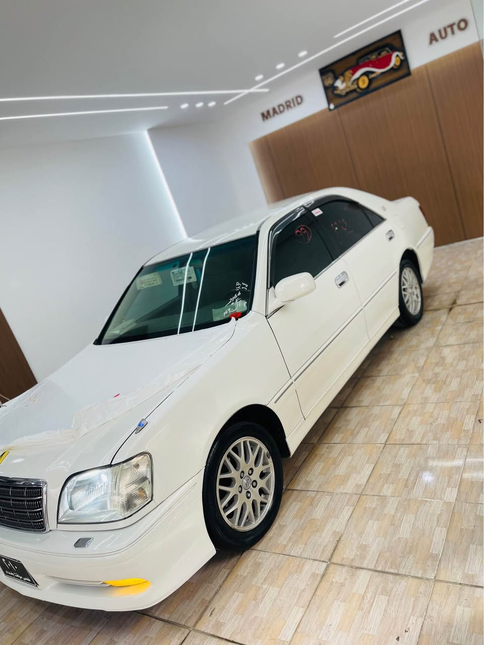 مه ليكه كؤدي هه يه  به س موس موس ٢٠٠٣ مه كينه ديفؤر ١٧١ مواسفات ٢ دوگمه په رده ده شبول نجف كوشن كاربا ئاوينه شه فت و هيته ر جوار تايه و ويلي نويه لايد كريستاله و عه ده سه ٤ پارجه ي بؤياغه بريكي به ستراوه جركه ي تيانيه سوكاني وه ك ئاوه تبريد سا ردو گه رم به شه رته به شه رتي گيرو مه كينه و براوه به شه رت سحري ٤٥ گه لاو مجاليكي برايانه *********** كويسينجاك, أربيل
