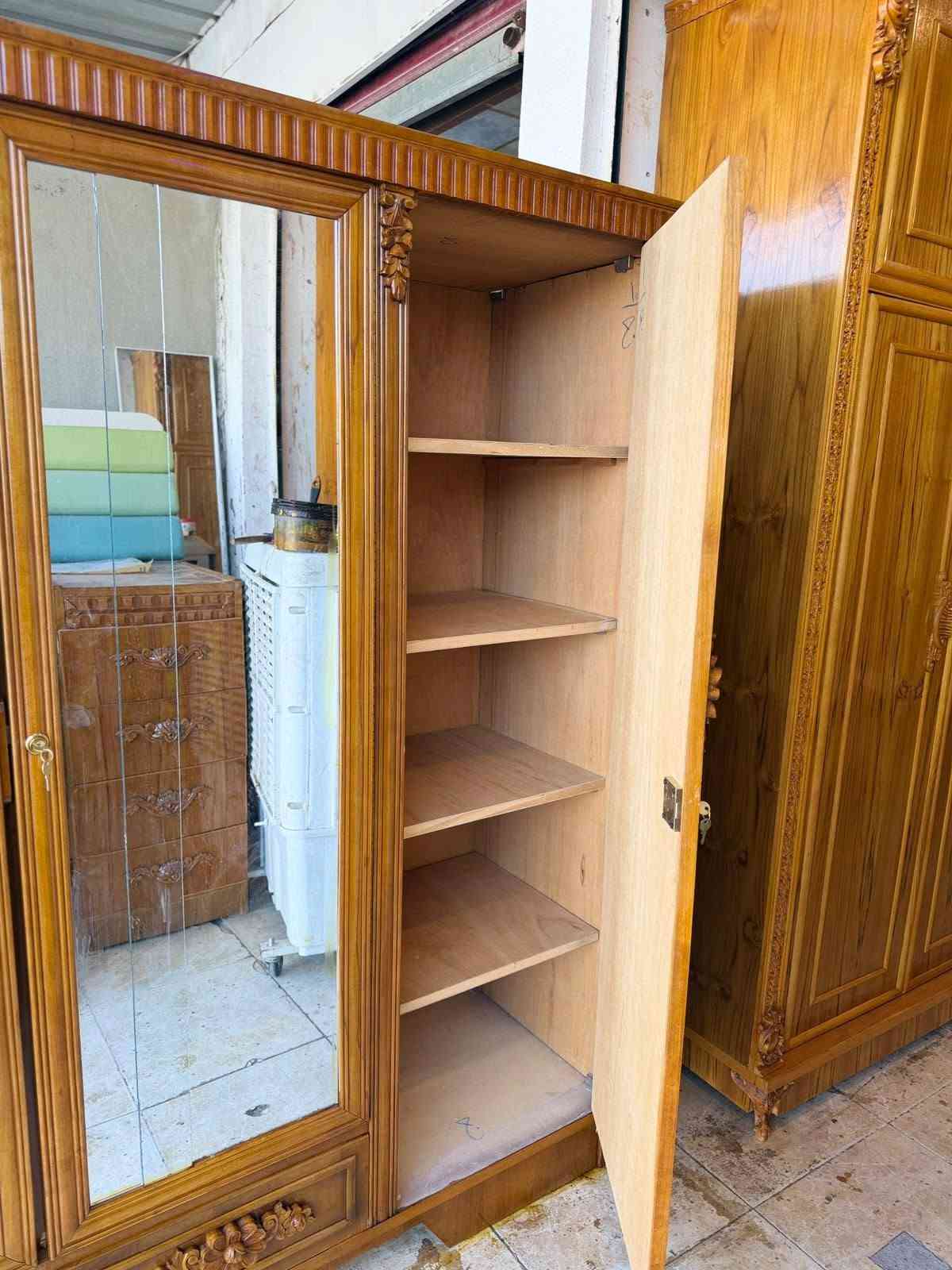 السلام عليكم ✋ عرض خاص ومغري بس 285💥
توفر لدينا من جديد كنتور صاج 4 أبواب شغل درجه اولى توصي 5ملم فول نظافه 💯💯
للاستفسار وتساب *********** مباشر ***********
ومستعدون لشراء الغرف النوم المستعمله و الكناتير 💥
