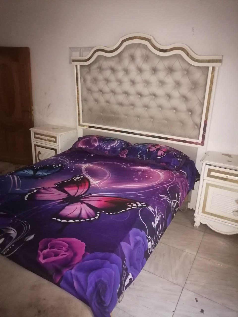 ألسلام عليكم من رخصة مدير الگروب غرفة اخشاب للبيع ماخذيها ب٣٥٠٠رايديها ١٥٠٠وبيها مجال قليل يرادلها تصليحات بسيطه يدات ومجرات غير متواجد عالفيس وهذا رقمي ***********
