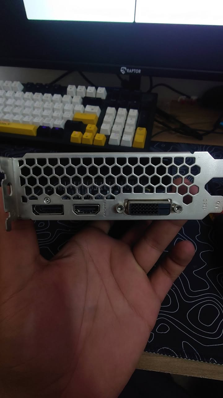 كارت شاشه gtx 1050  كارت مستخدم حالة ممتازه سعره 80للحجز ***********  مع توصيل
