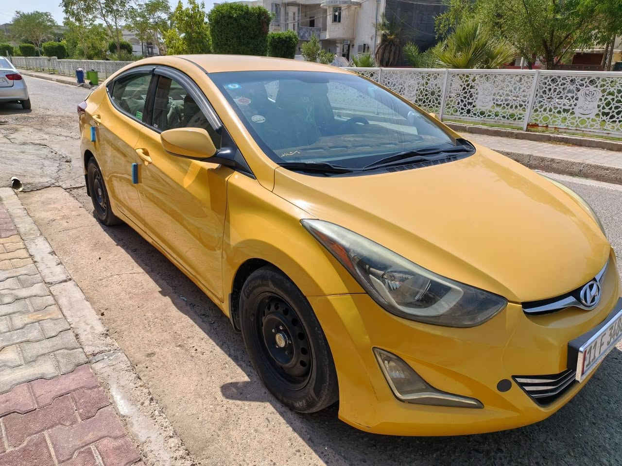 اللنتره امريكي 14 كلين تكسي  عدا قبغ جنطه اسفل الرقم ضربه خفيفه السعر 95 وبها مجال محرك دوش 1800 كير ثلاث انظمه تحكم استيرن للاستفسار، ***********

