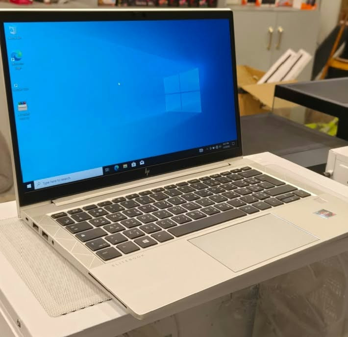 HP EliteBook G8 • رايزن 5 5650 • RX Vega 8 ٢جيجا