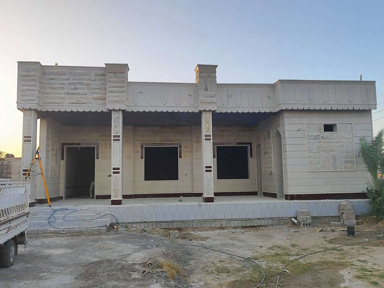 السلام عليكم يوجد 
كادر حجر حلان تطبيق واجهات كوبنات شغل نظيف درجه اولى
كرسته عمل أو بلمتر اسعار مناسبه للاستفسار الاتصال على الرقم
وحف ودرز تنضيف الواجهات المشغوله قديم 
جميع انواع الحجر 

*********** 
اتصال واتساب والخاص مفتوح
الله حي الجميع

