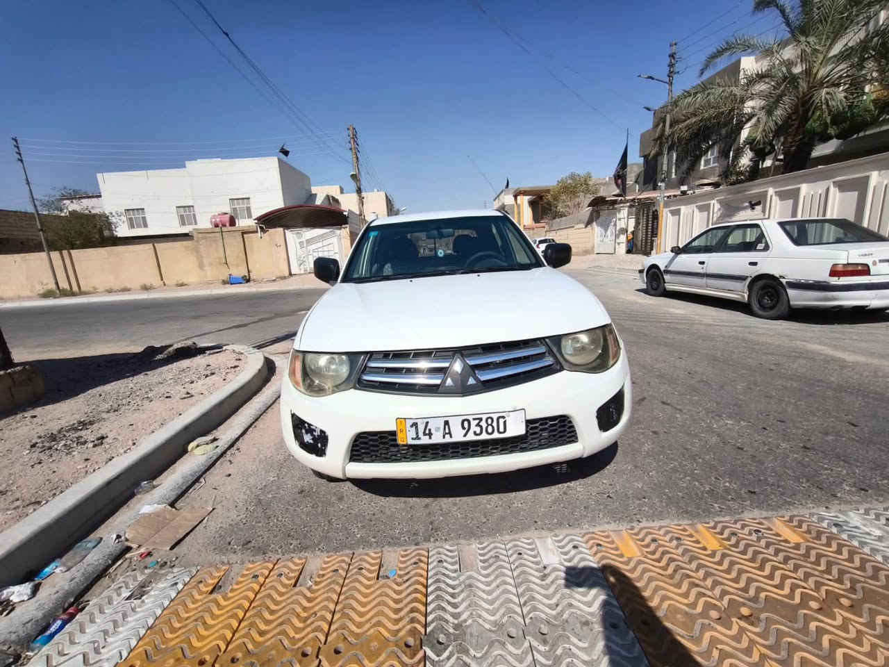 متسوبيشي بحالة جيدة جدا نظافة كاملة وبدون نقص تبريد ثلج صدر مع طخم تاير جديد محرك گير اكسل ممتاز لايوجد اي نقص او عطل رقم بصرة دولي بأسمي تحويل بنفس اليوم 2007 البصرة معروضة بشدة (100)***********
