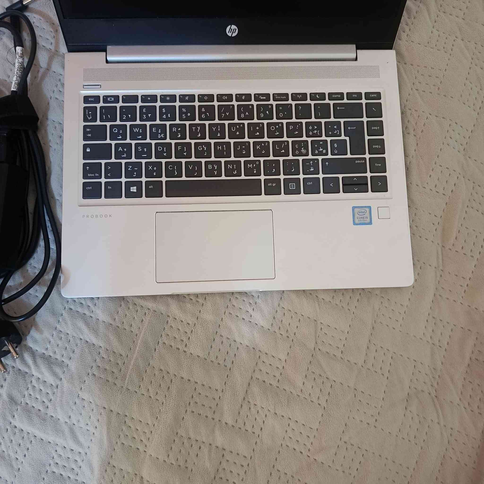 للبيع: لابتوب HP ProBook نظيف جداً  
المعالج: Intel Core i5 (الجيل الثامن)  
الرام (RAM): 8GB
التخزين (SSD): 256GB SSD
المميزات: بصمة أصبع + الشاحن الأصلي  
الاستخدام: ممتاز جداً للدراسة والعمل والبرامج الهندسية  
السعر: 300 ألف دينار
الموقع: البصرة - القرنة
رقم الهاتف: [***********]
للتواصل والاستفسار: اتصال أو خاص.

