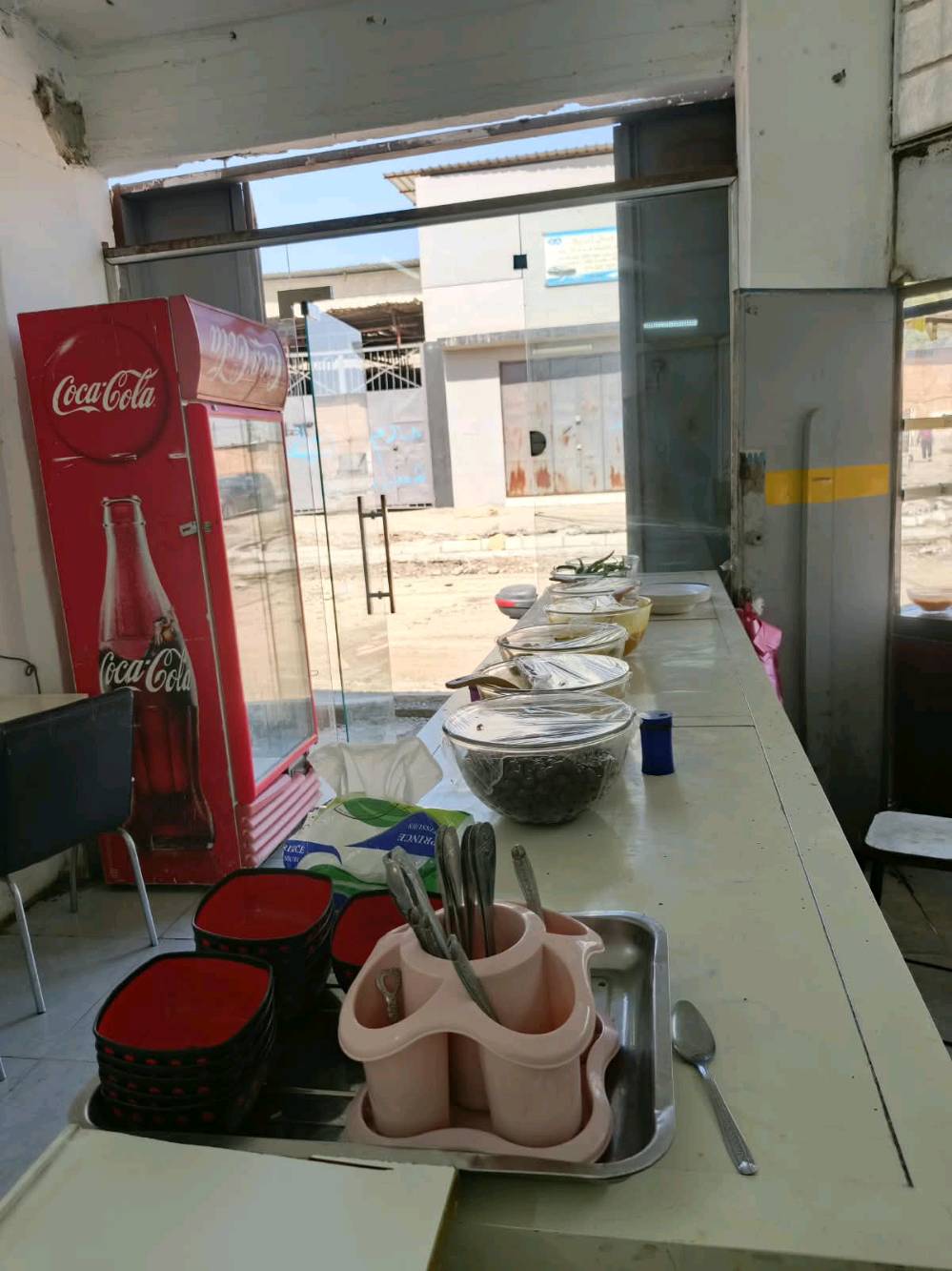 _السلام عليكم 
مطعم للبيع صناعه ابواب وشبابيك فرع باب شمس 
جاهز كامل عارضات 2
مبردات 2
طبخ
جام خانه وميوزه 2 
جمبر جاي كامل 
السعر خاص واتساب

***********