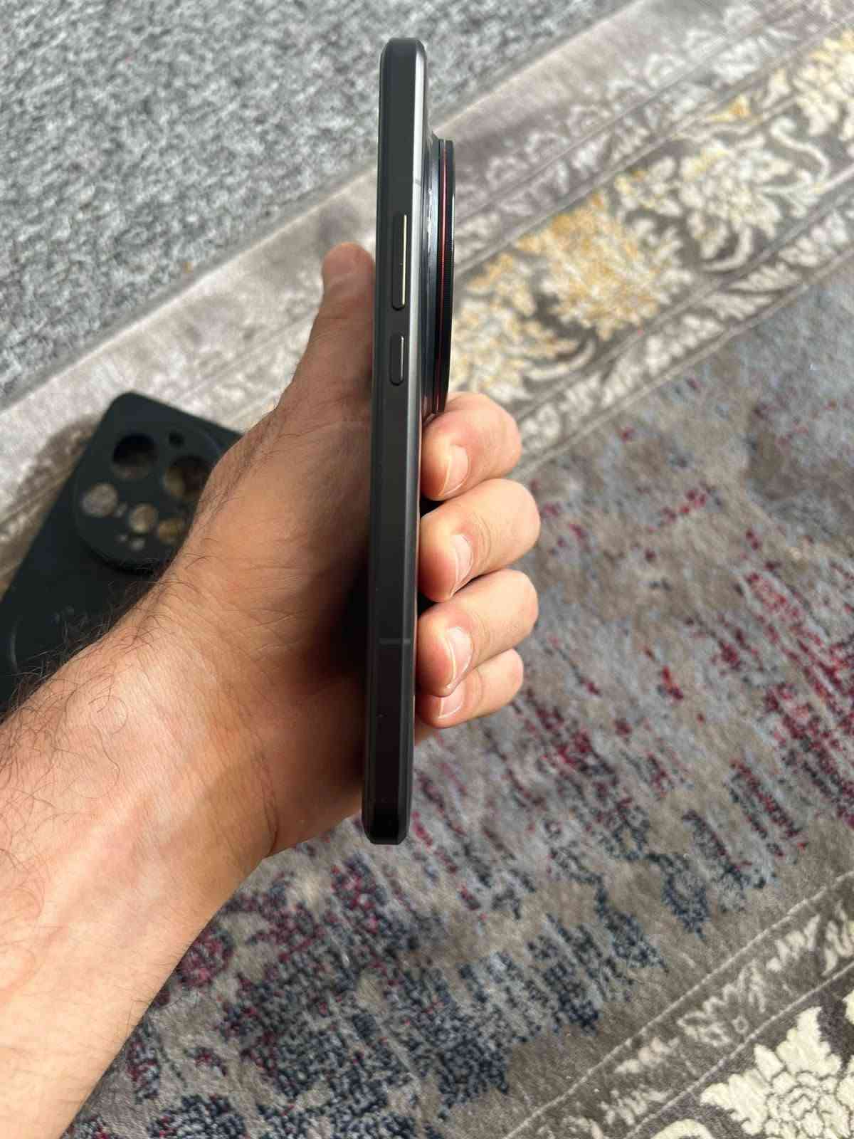 💥 Xiaomi 15 Ultra 💥
گلۆبالی ئەسلی
تاکە مۆبایل بێ خاڵی لاوازی

 %٩٦خاوێن نەکراوە بێ عەیب 
بەهەمو شەرت و زەمانێ تا یەک هەفتە
شەحنو کەڤەری لەگەلەدرعی پشتو پێشی لیدراوە 
بەس کارتۆنی لەگەل نیە

🌟🟣💾 ڕام   16+16  
🌟🟣📟 زاکیرە    512گێگا                
🌟🟣⚙️ پرۆسیسەر    snapdragon  8 elite +gaming
chipبەڵای سەرعی      
🌟🟣🎮 بۆ هەموو یاریەک  120fps ئەدا بە 2k
🌟🟣📷 کامێرا       200mp. 120X zoom  کامیرای زۆر جوان     
🌟🟣🔋 پاتری     5410 و   90وات   
🌟🟣 🌊 دژە ئاو   ip 68 تا قوڵی ٢ مەتر بۆ ١سەعات
🌟🟣📲شاشە  2k      120hz    زۆر نایاب      
🌟🟣 💵  نرخ   599$  قفل سعر سابت

Tele : *********** وەتسئەپ أربيل, العراق

نص مكتوب في الصور:
- 12:56 96% Xiaomi HyperOS 3.0.302.0 Device name Xiaomi 15 Ultra Storage 51.7GB/528GB (16GB with storage extension) OS version 3.0.302.0.WOAMIXM.C09 Android version 16 BP2A.250605.031.A3 Android security update 2026-07-01 Detailed in and spe
- 12:57 96% Detailed info and specs RAM 16.0+6.0 GB CPU Snapdragon 8 Elite Mobile Platform Octa-core Max 4.32GHz OS version 3.0.302.0.WOAMIXM.C09 Android version 16 BP2A.250605.031.A3 | Android security update: 2026-07-01 Model 25010PN30G Baseband version MPSS.DE.7.0-GLB-133b187814 Kernel version 6.6.118-android15-8-ge56cf6b09cca-ab15511674-4k