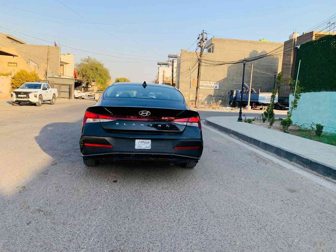 السلام عليكم النترا 25 دخول جديد منفيست باسمي حادثها وجه قبق الجنطة فقط بجم كبس بدون ايرباك جميع الايرباكات سليمة  ماشية 4 الاف زيرو 

المواصفات
ويل كب 
 رادار امامي 
قيادة ذاتية
توقف ذاتي 
تنبيه عند مغادرة المسار
كروس سرعة
وضعيات قيادة
تدفئة كشنات
تدفئة ستيرن
كامرة دواره 

سيارة جاهزة وكاملة بدون نقص

السعر 130 بيها مجال بسيط

بغداد تقاطع درويش ***********
